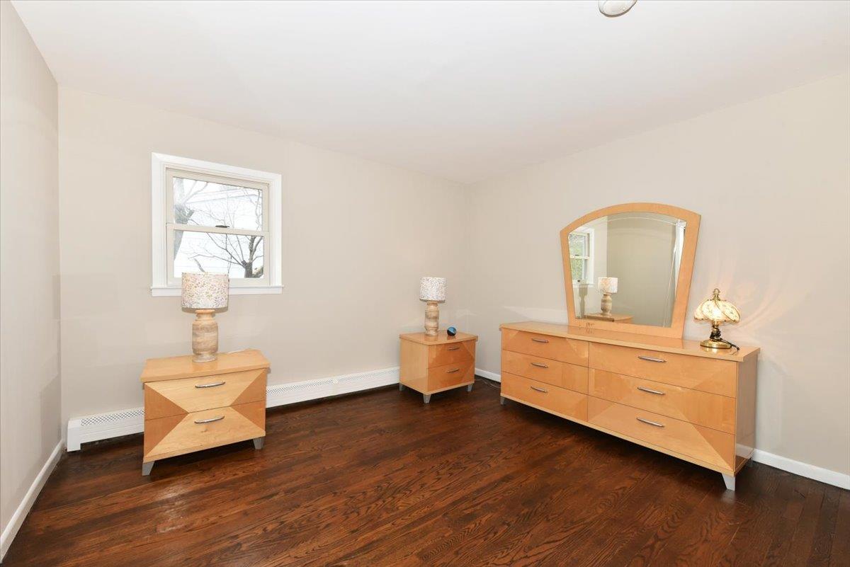 Single Family Charles  Nassau County, NY 11050, MLS-831610-13