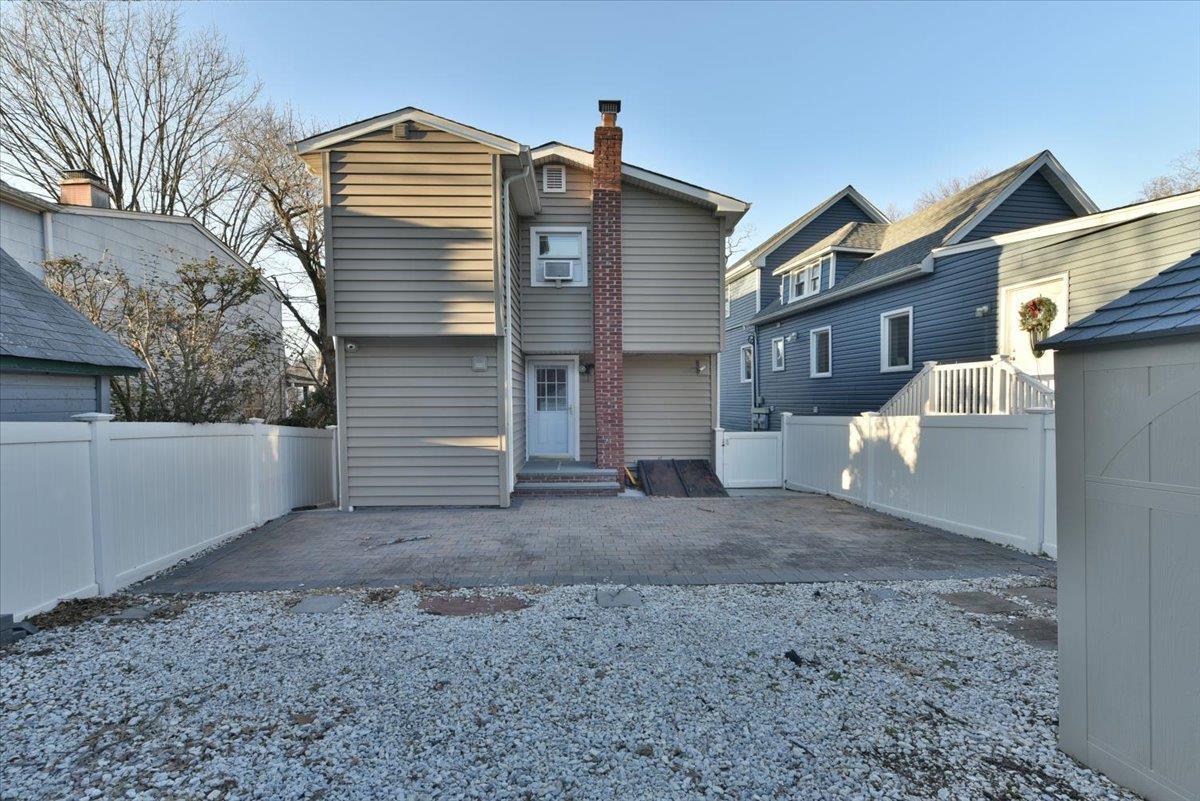 Single Family Charles  Nassau County, NY 11050, MLS-831610-21