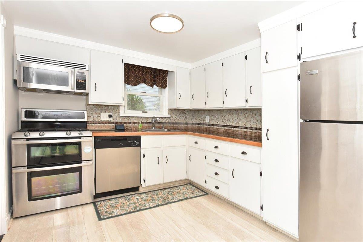 Single Family Charles  Nassau County, NY 11050, MLS-831610-8