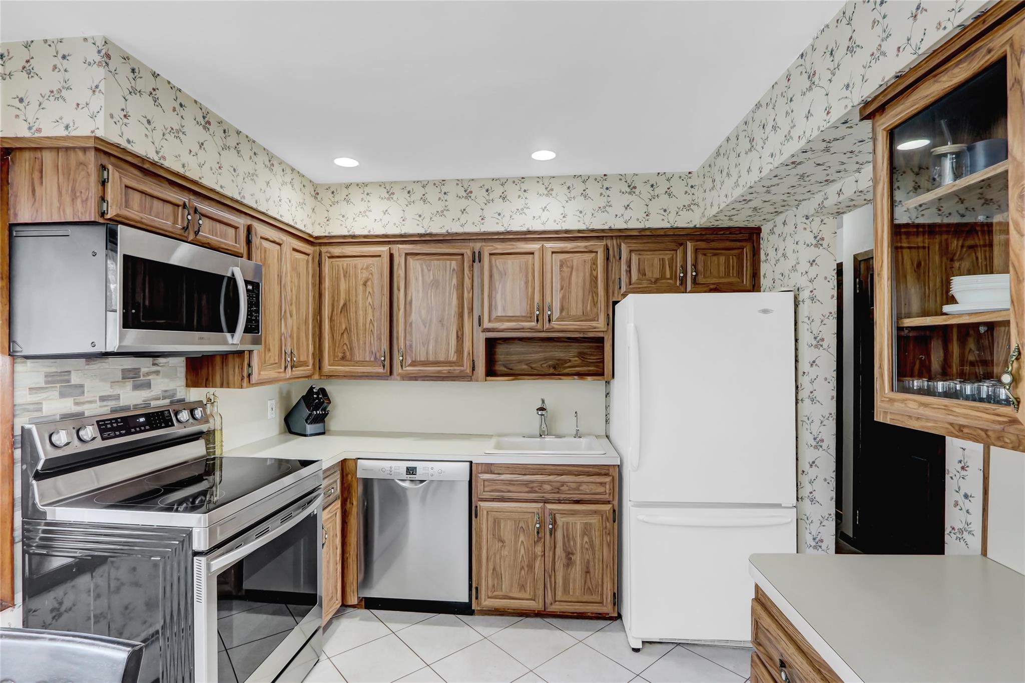 Single Family Arch  Nassau County, NY 11735, MLS-831675-19