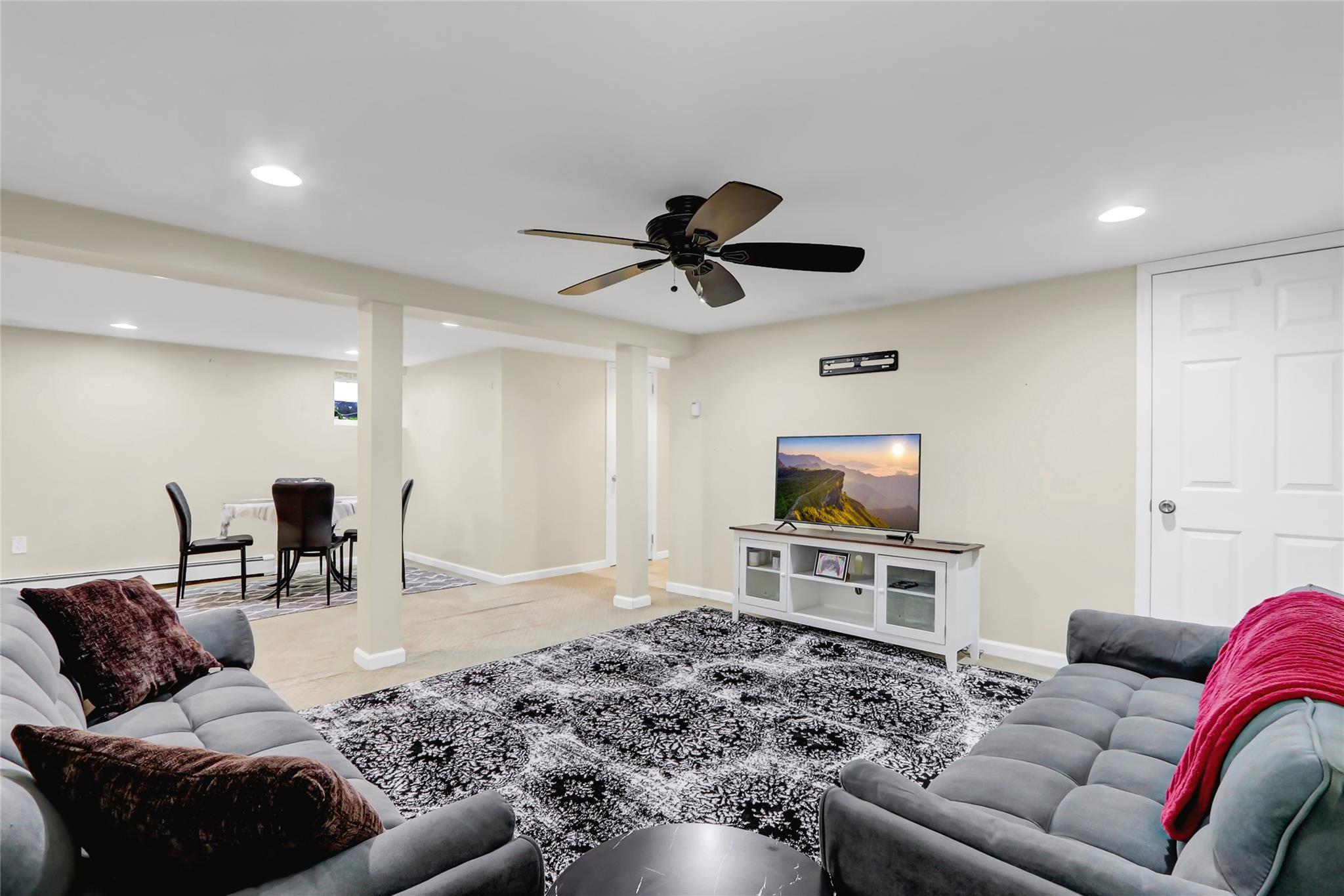 Single Family Arch  Nassau County, NY 11735, MLS-831675-28