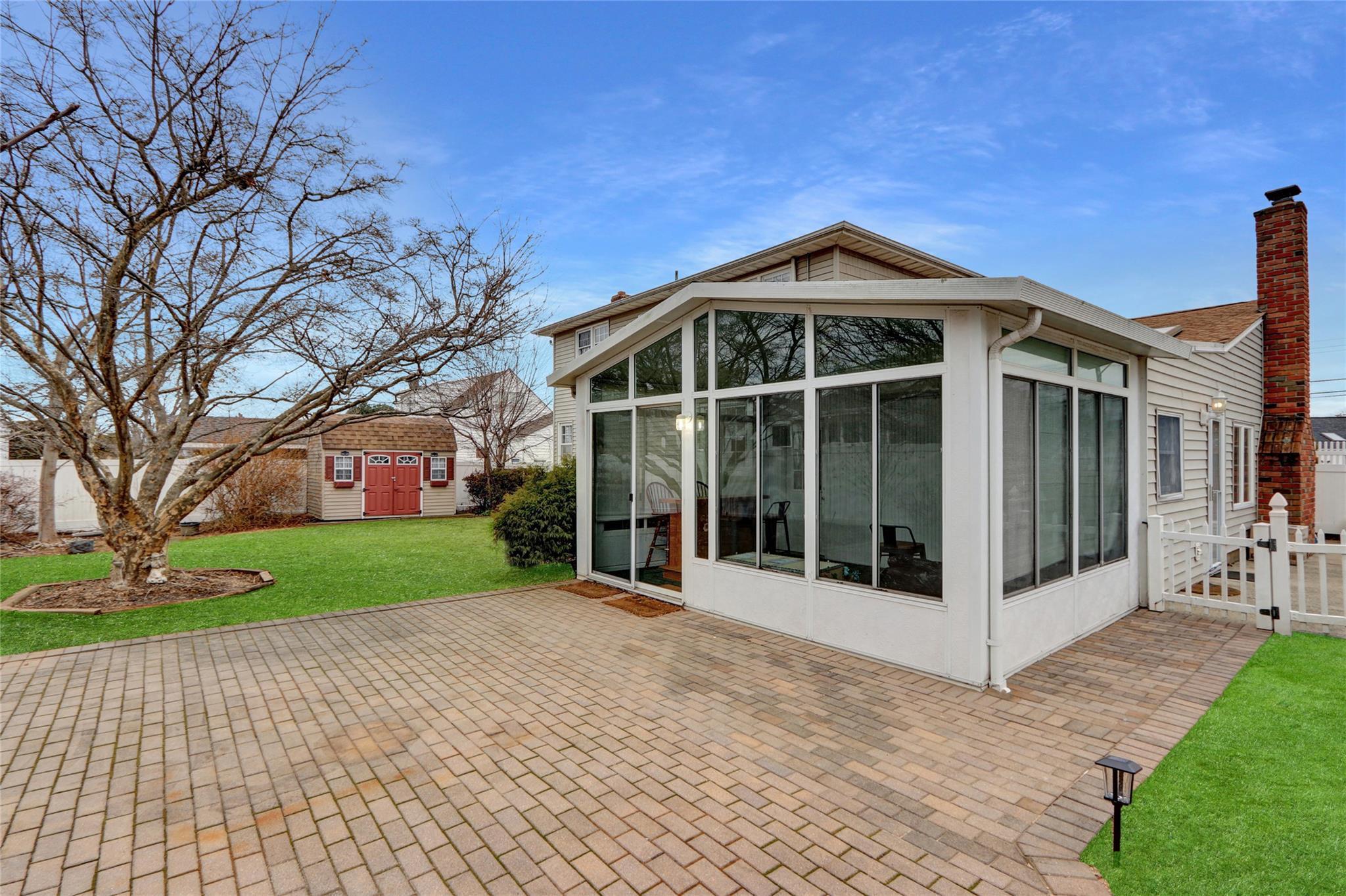 Single Family Arch  Nassau County, NY 11735, MLS-831675-35