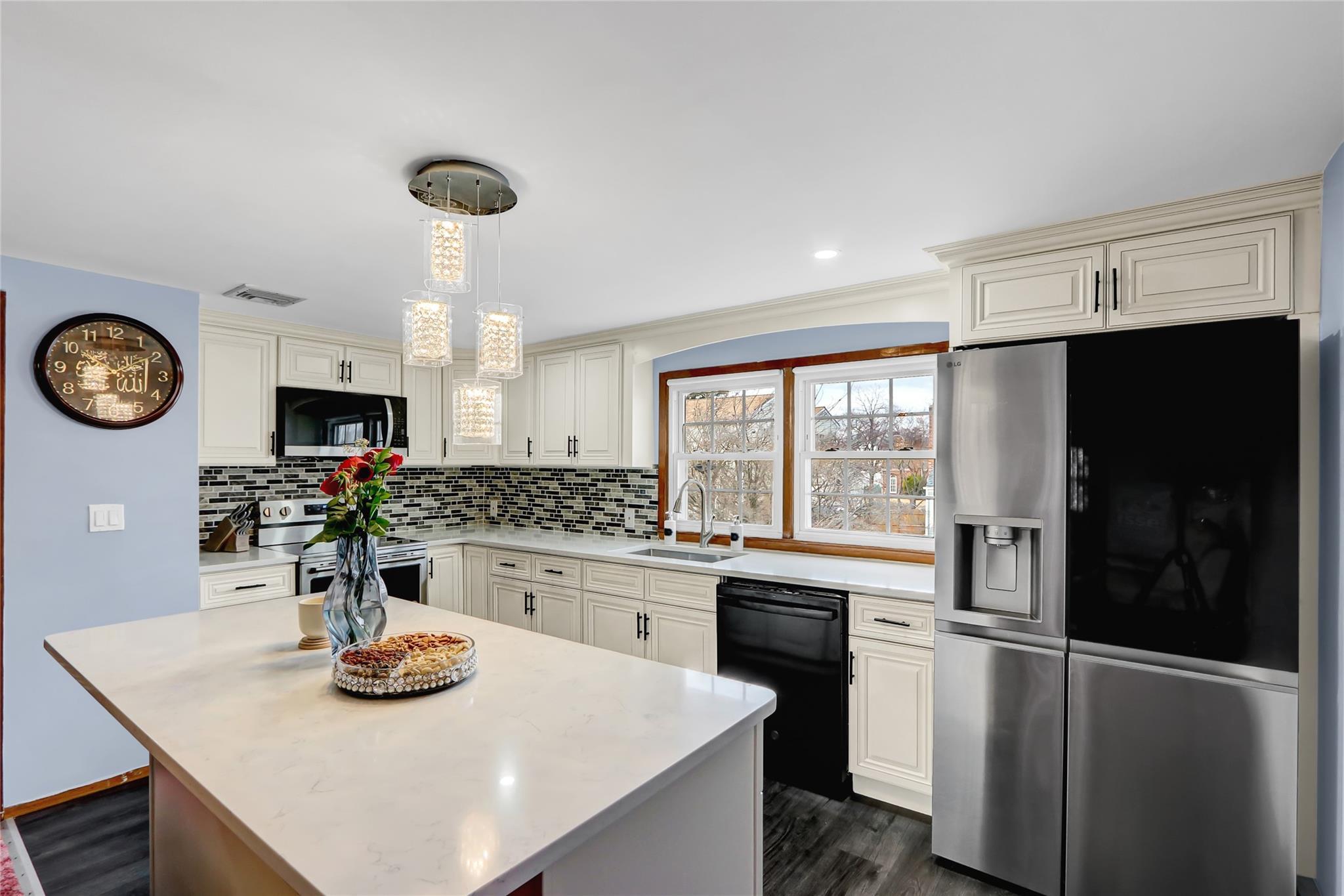Single Family Arch  Nassau County, NY 11735, MLS-831675-5