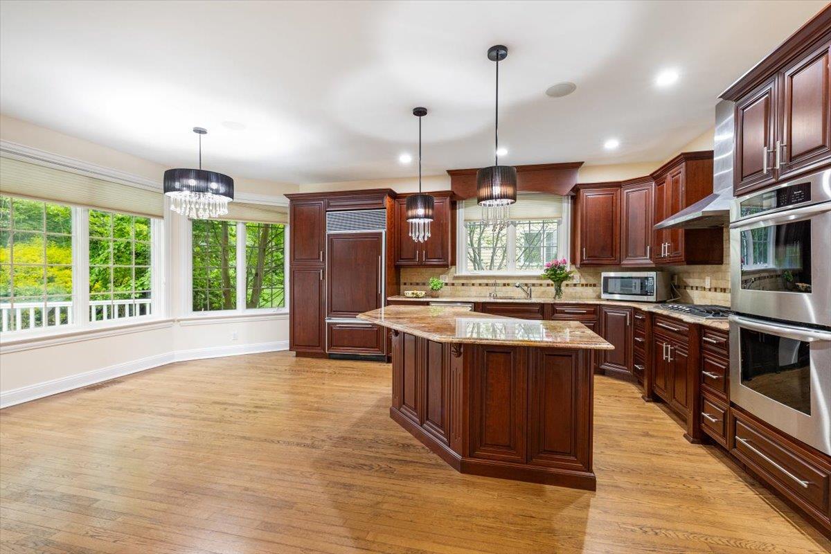 Single Family Rose Hill  Nassau County, NY 11030, MLS-831713-10