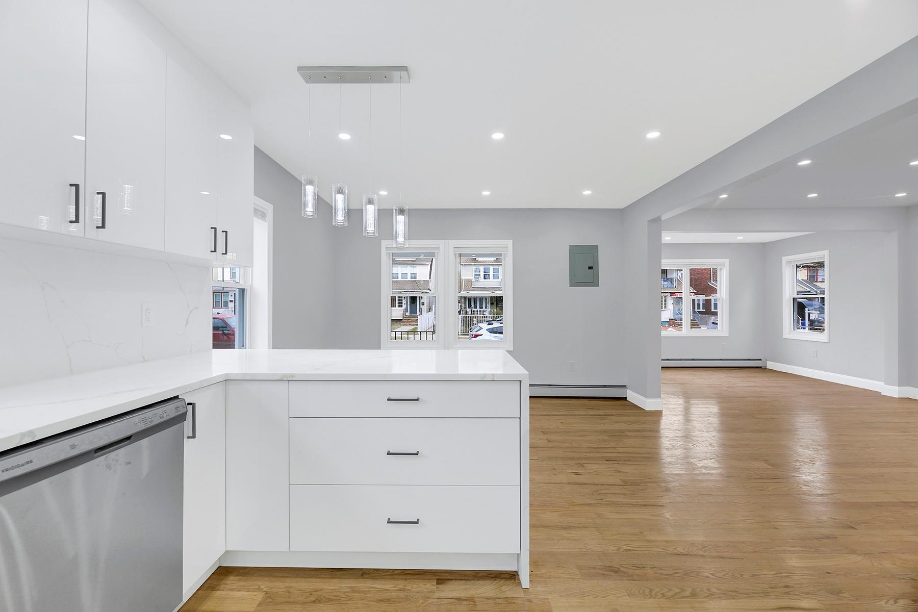 Single Family 112th  Queens, NY 11429, MLS-831731-8