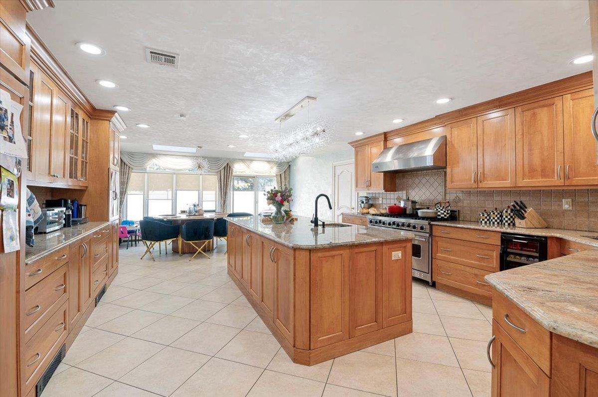 Single Family Linden  Nassau County, NY 11598, MLS-831739-10