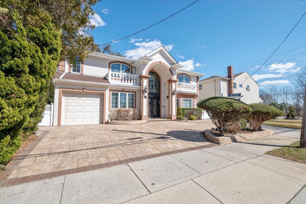 Single Family Linden  Nassau County, NY 11598, MLS-831739-2