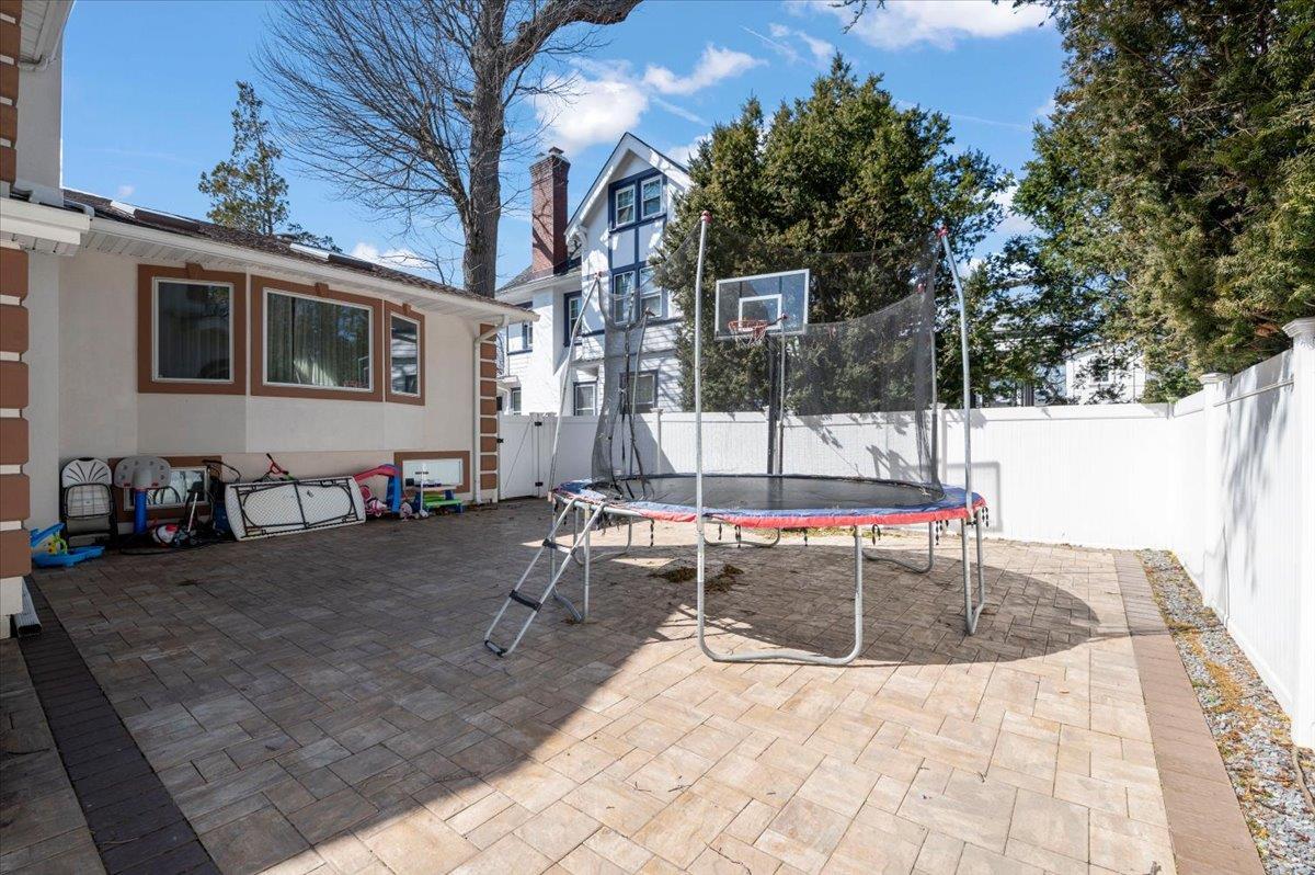 Single Family Linden  Nassau County, NY 11598, MLS-831739-35