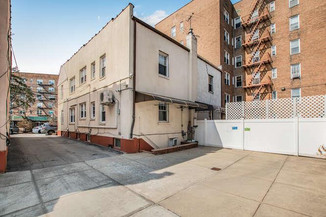 Single Family Alderton Street  Queens, NY 11374, MLS-831779-31
