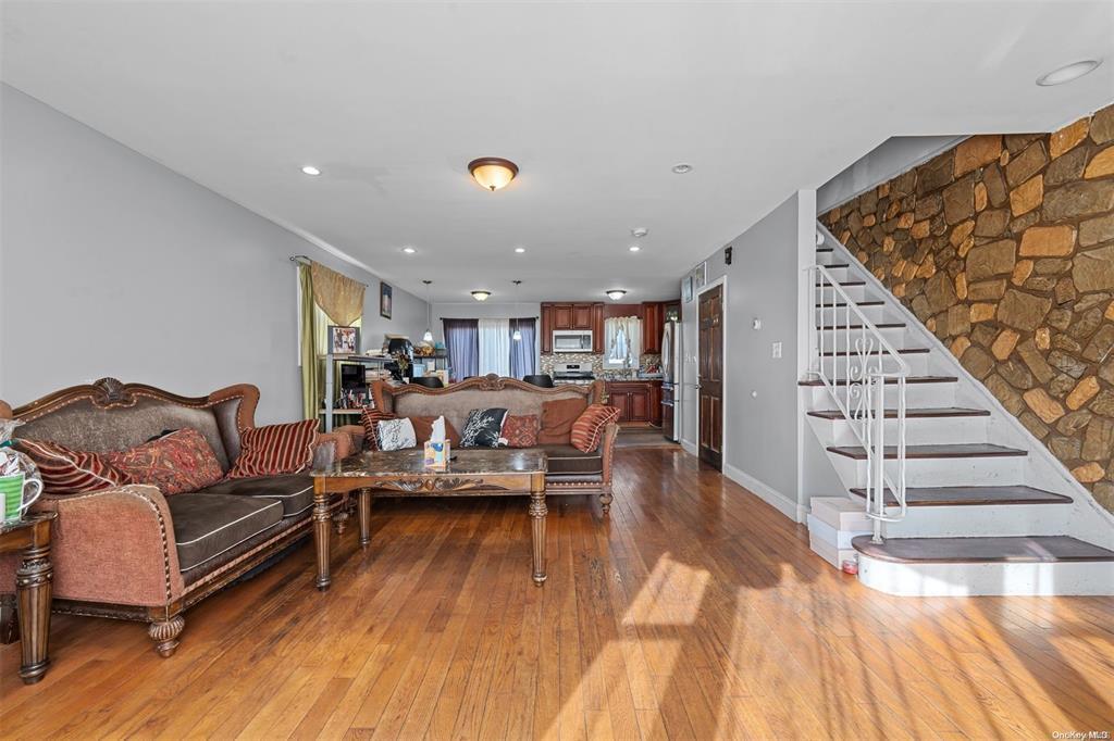 Single Family 126th Ave  Queens, NY 11434, MLS-831803-2