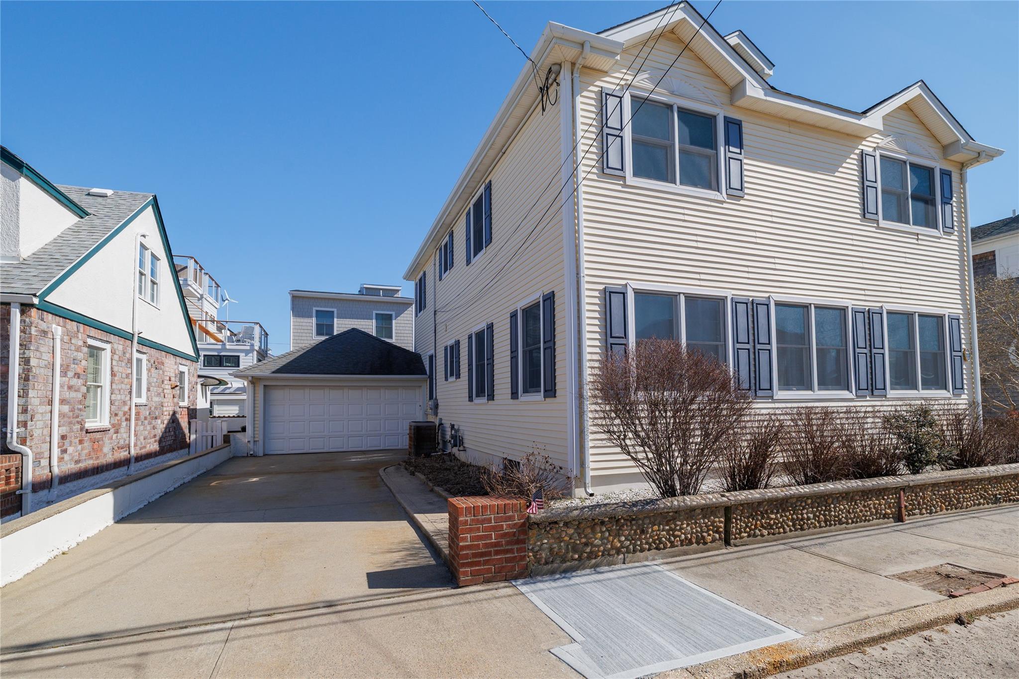 Single Family Cedarhurst  Nassau County, NY 11569, MLS-831813-4