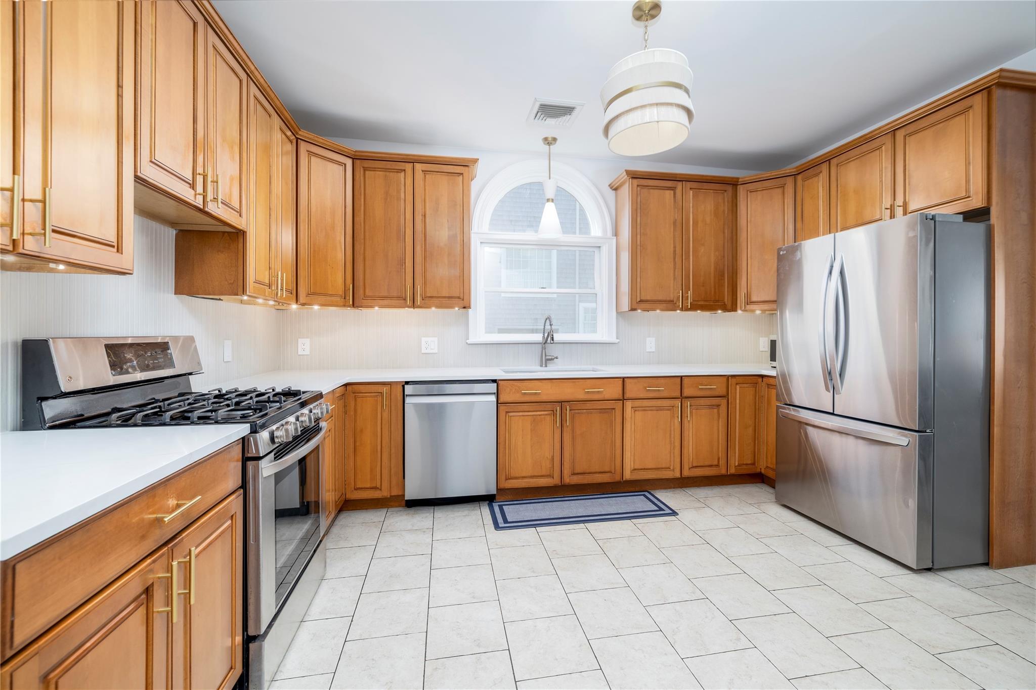 Single Family Cedarhurst  Nassau County, NY 11569, MLS-831813-5