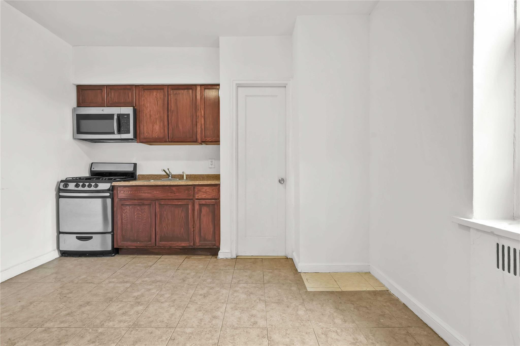 Coop Boston  Bronx, NY 10462, MLS-831917-13