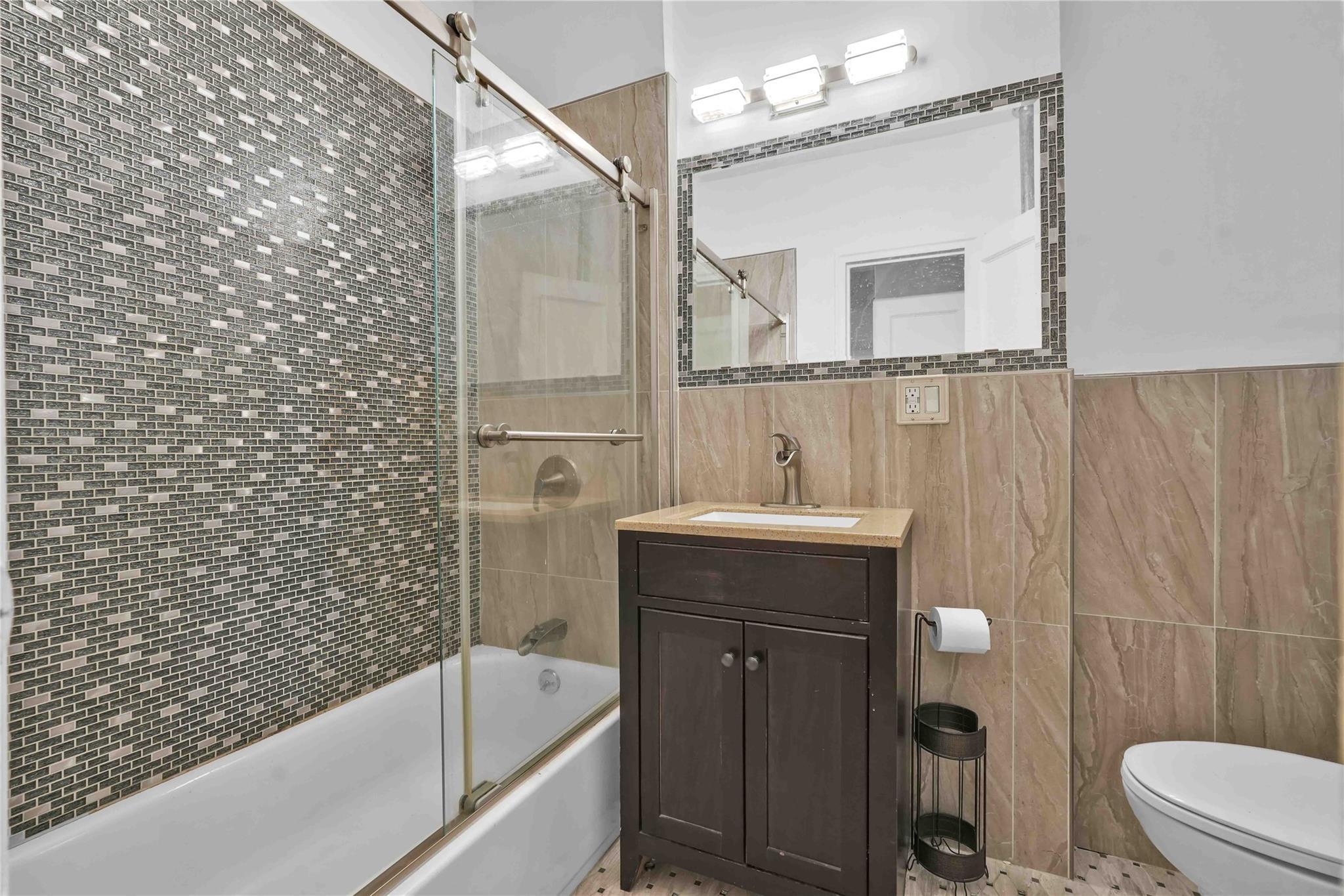 Coop Boston  Bronx, NY 10462, MLS-831917-15