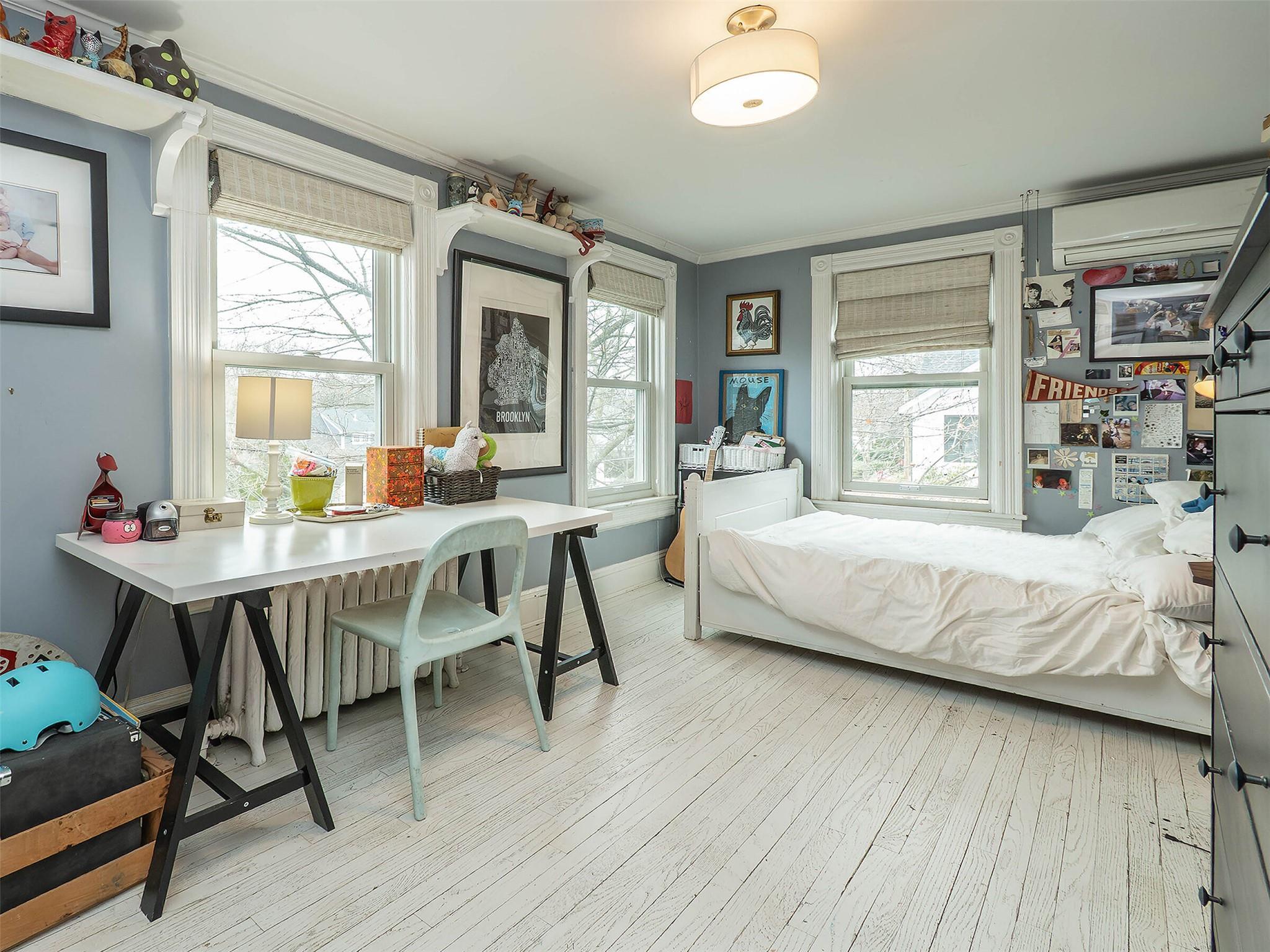 Single Family Carpenter  Nassau County, NY 11579, MLS-831925-24