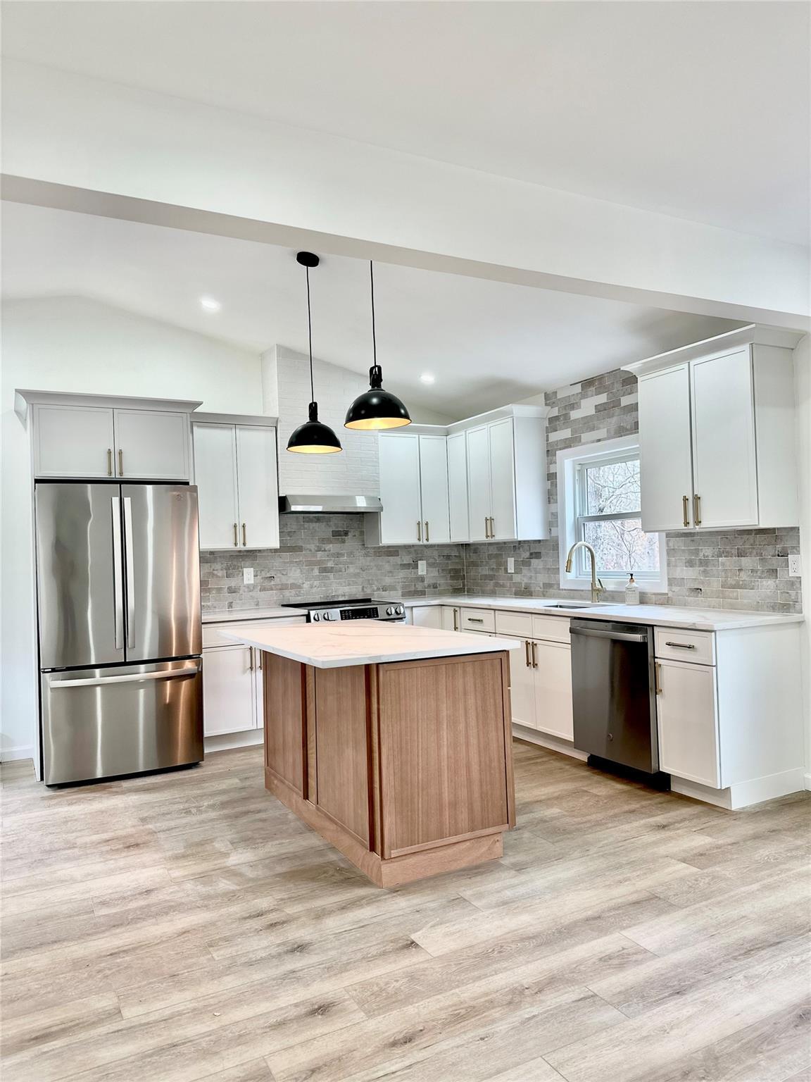 Single Family Linden  Suffolk County, NY 11754, MLS-831937-5