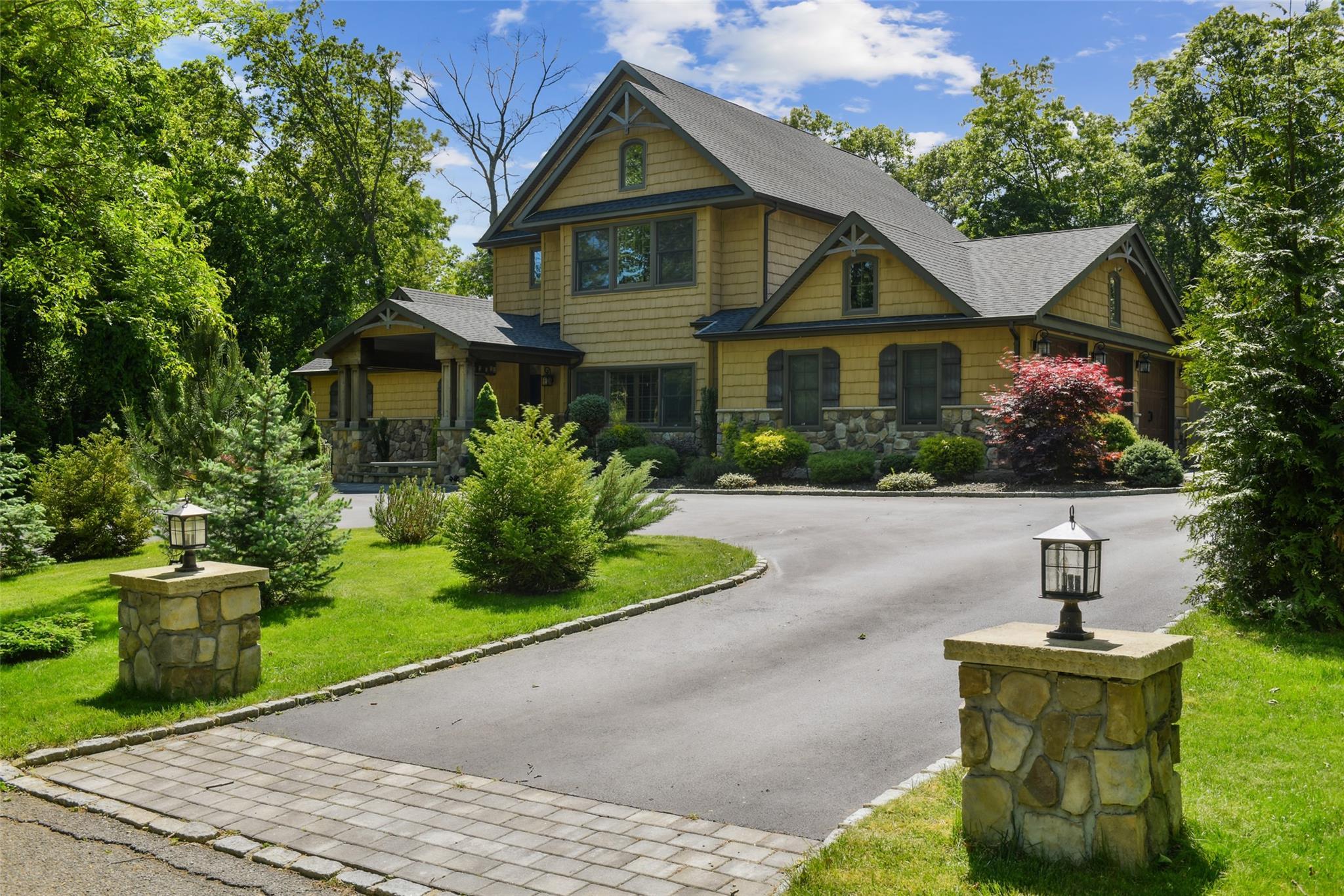 Single Family Danville  Suffolk County, NY 11740, MLS-831939-3