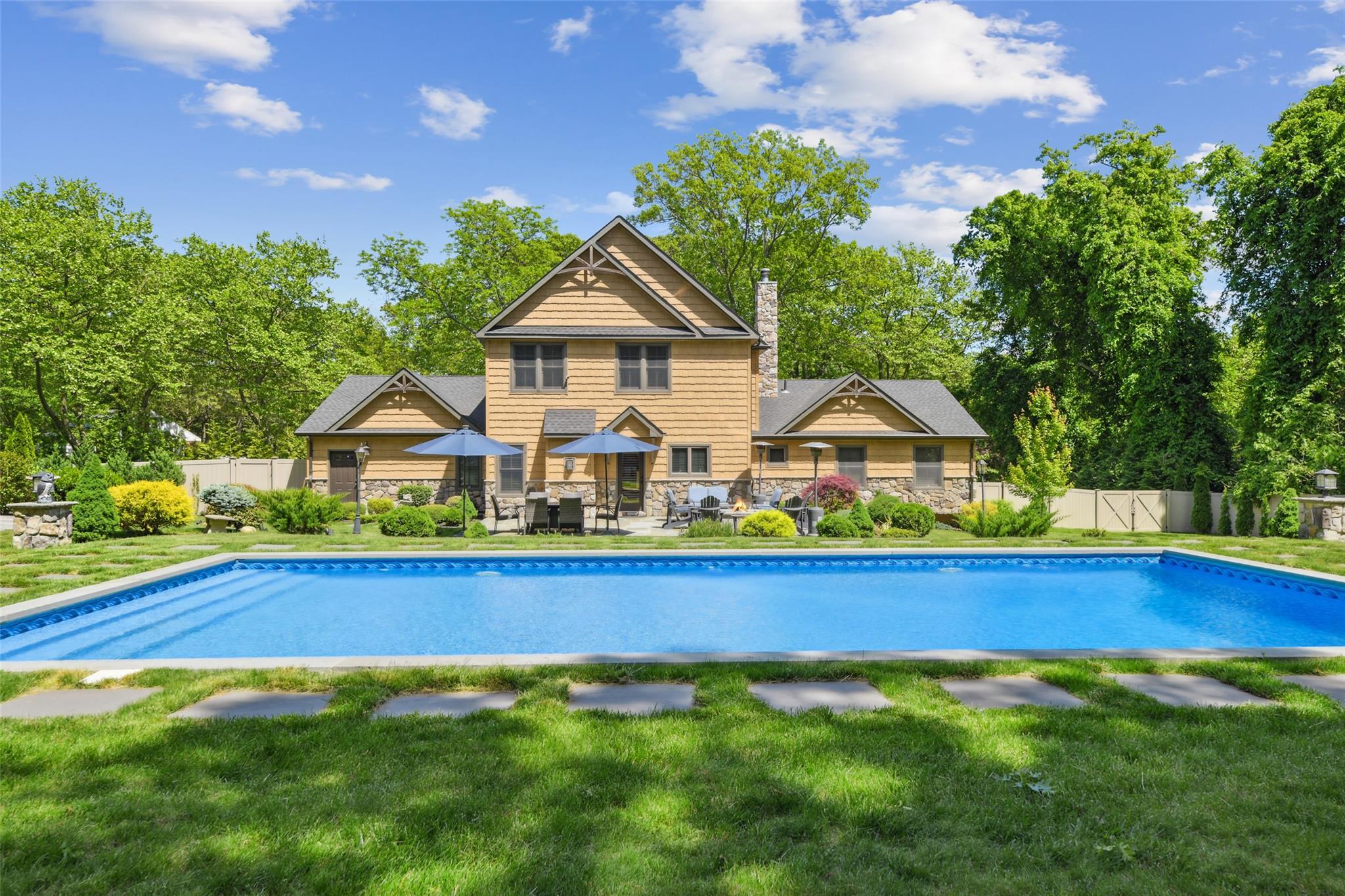 Single Family Danville  Suffolk County, NY 11740, MLS-831939-43