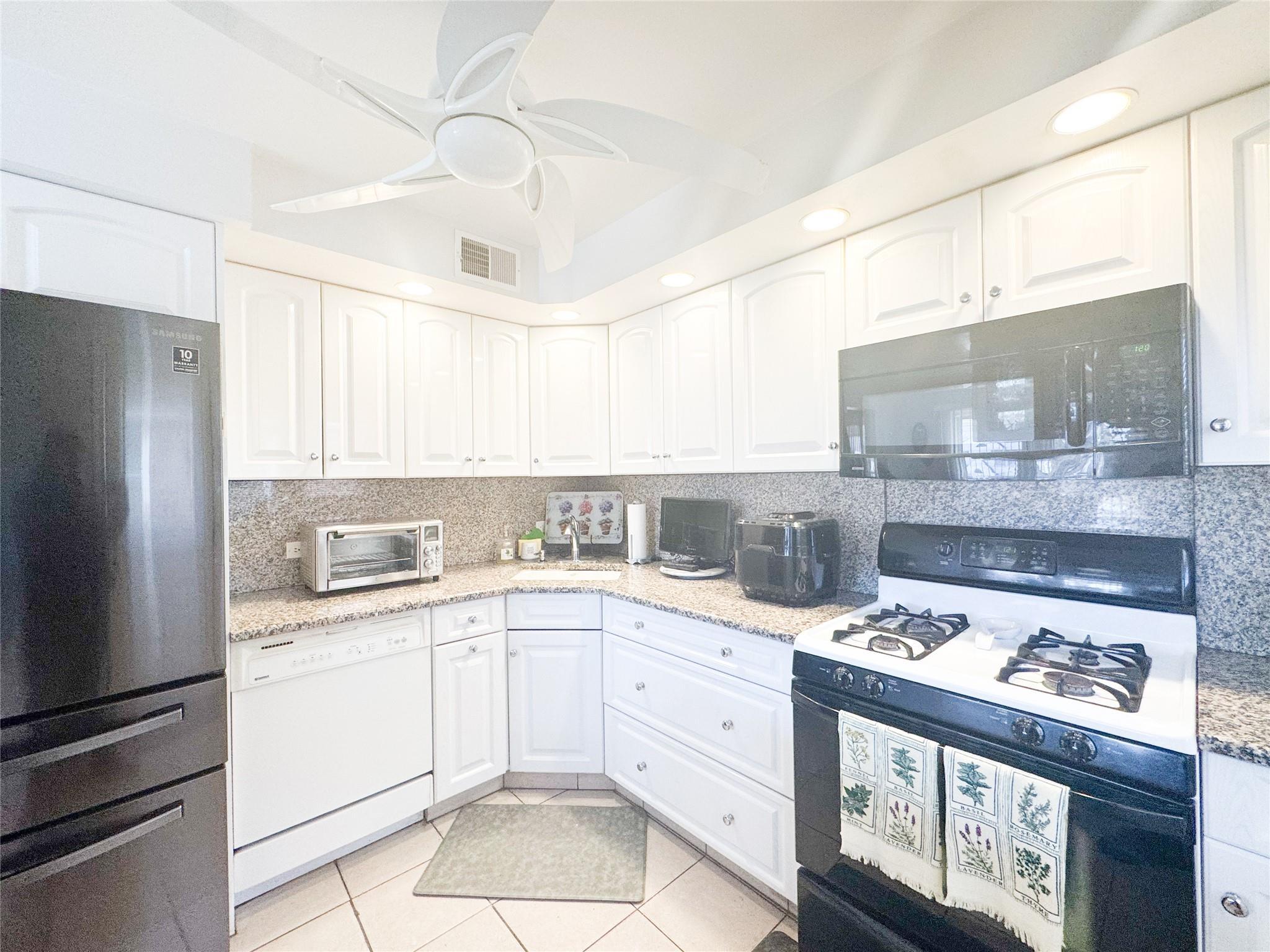 Single Family 82nd  Queens, NY 11004, MLS-831975-31