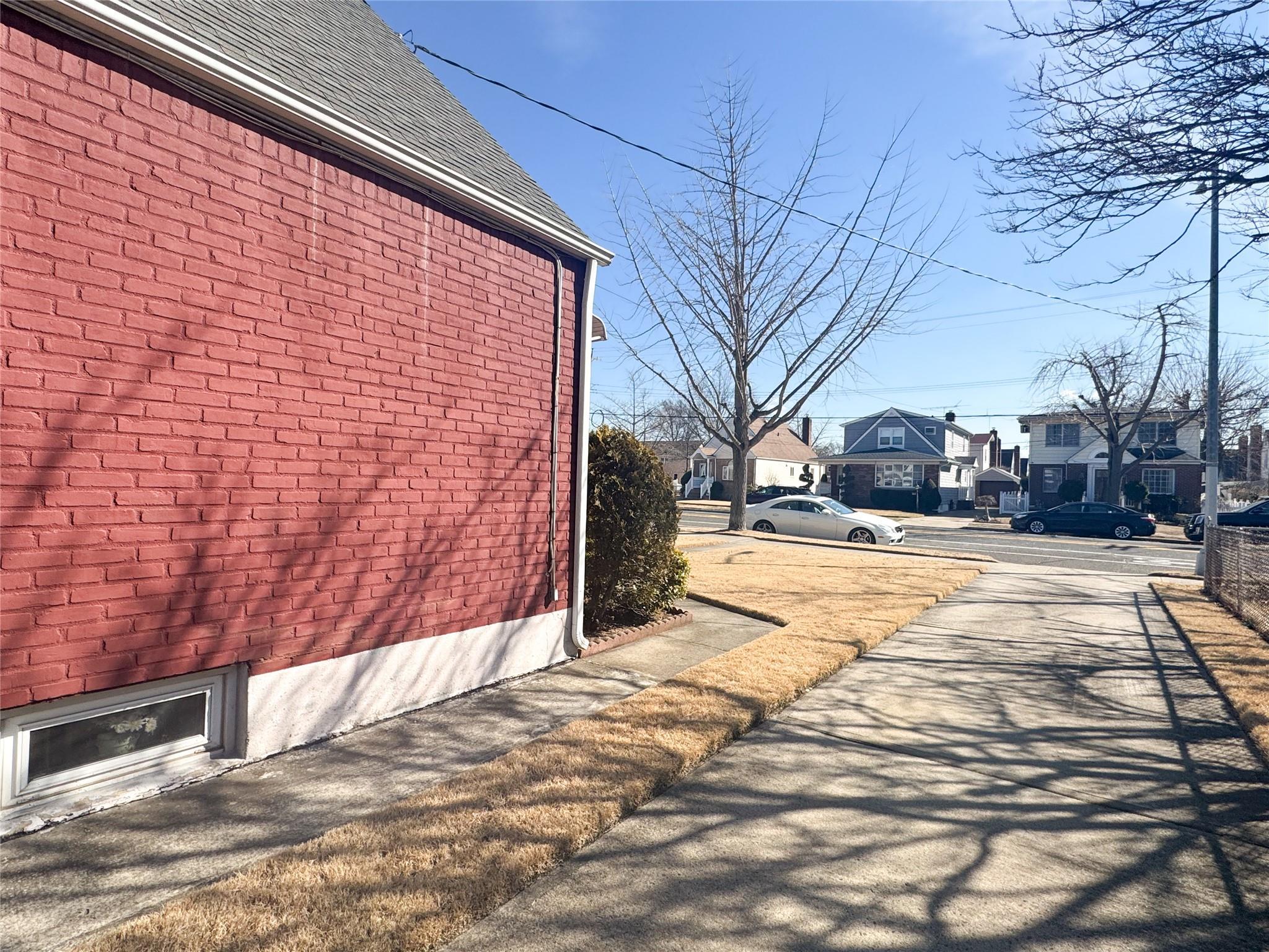 Single Family 82nd  Queens, NY 11004, MLS-831975-7