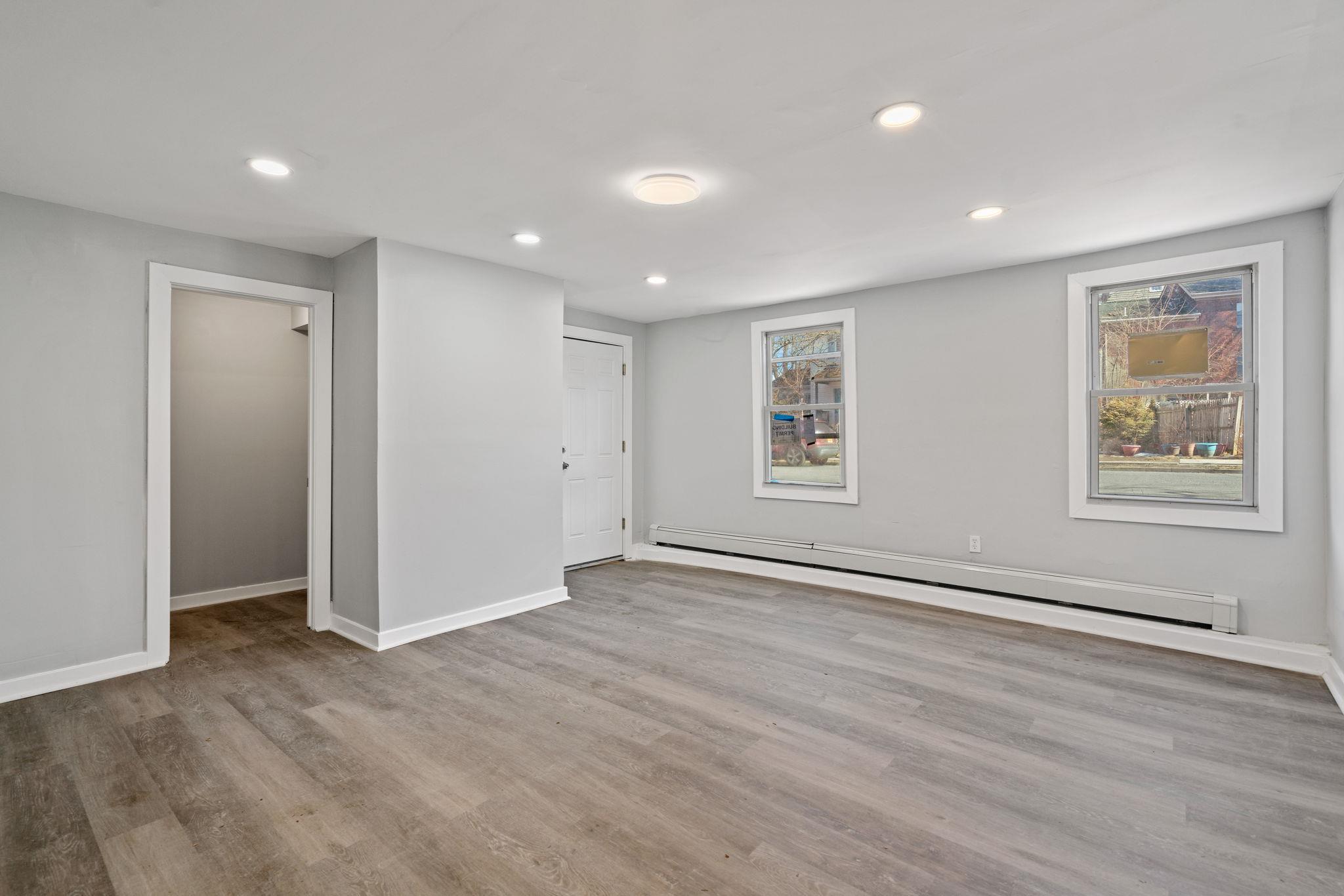 Single Family Garden  Dutchess County, NY 12601, MLS-832016-10