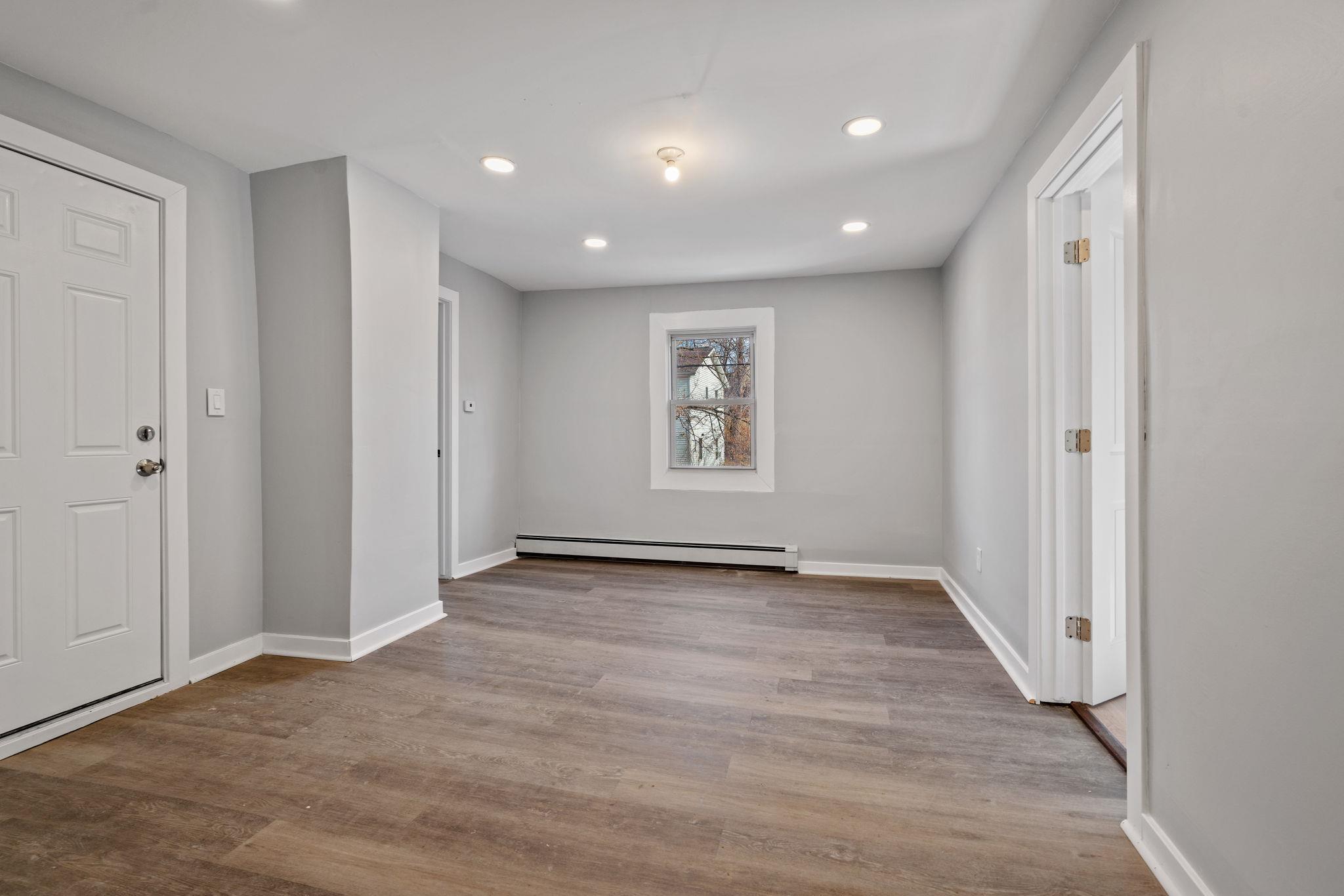 Single Family Garden  Dutchess County, NY 12601, MLS-832016-29