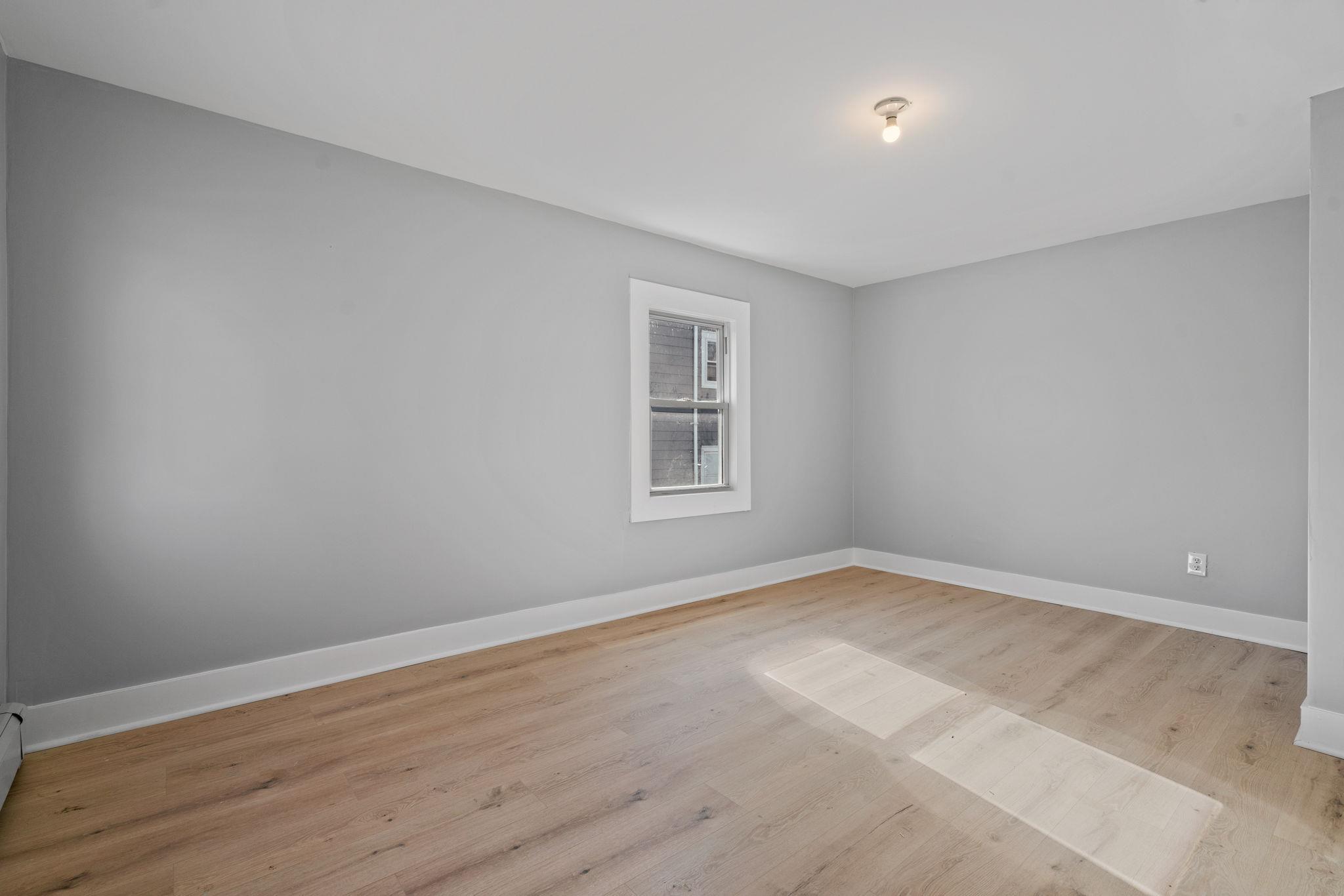 Single Family Garden  Dutchess County, NY 12601, MLS-832016-33