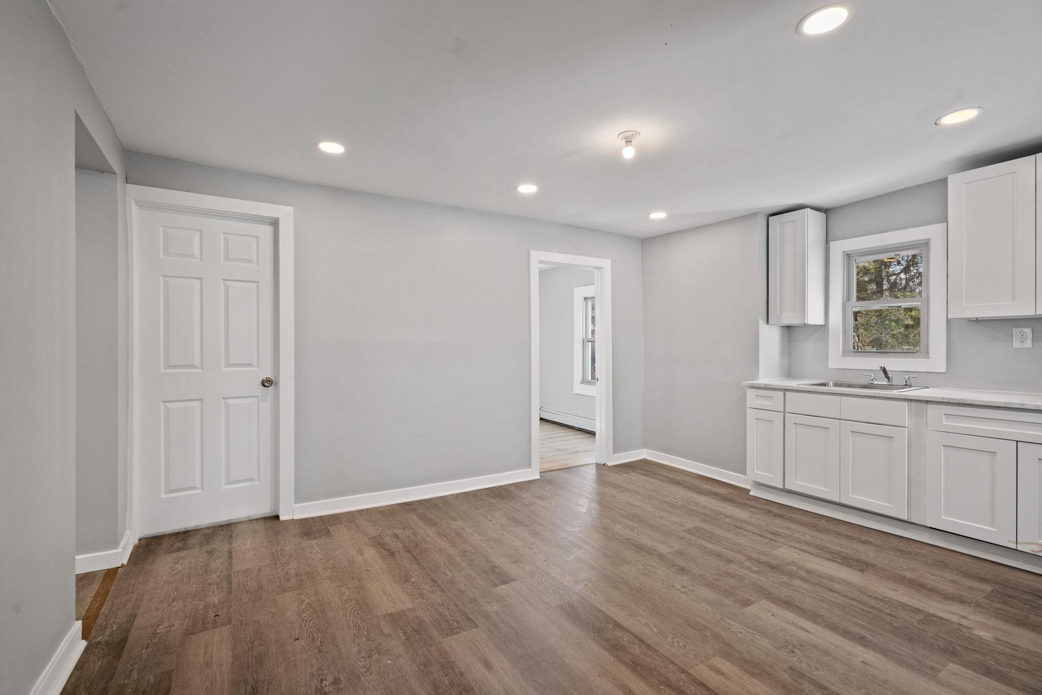 Single Family Garden  Dutchess County, NY 12601, MLS-832016-37