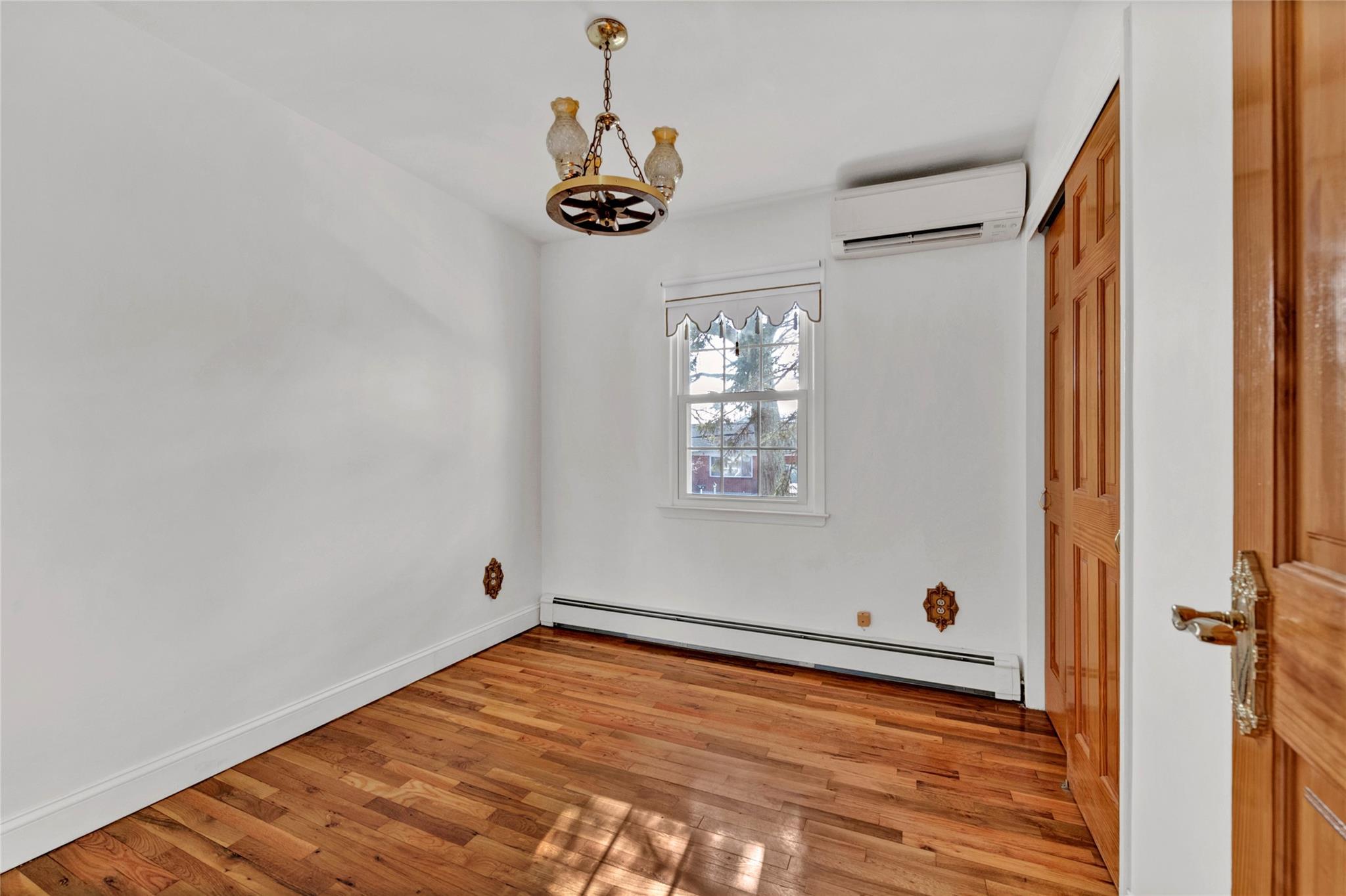Single Family 8th  Nassau County, NY 11709, MLS-832057-12