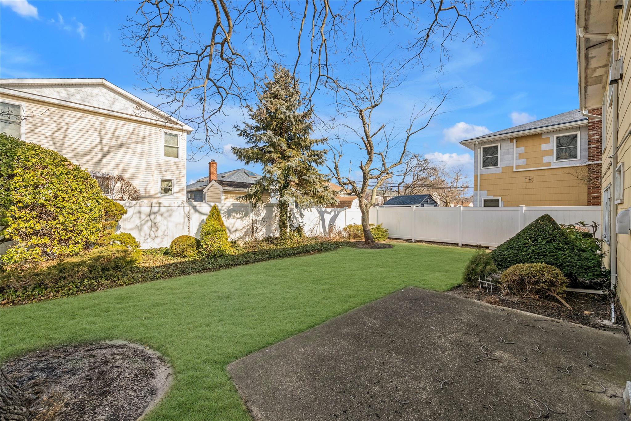 Single Family 8th  Nassau County, NY 11709, MLS-832057-18