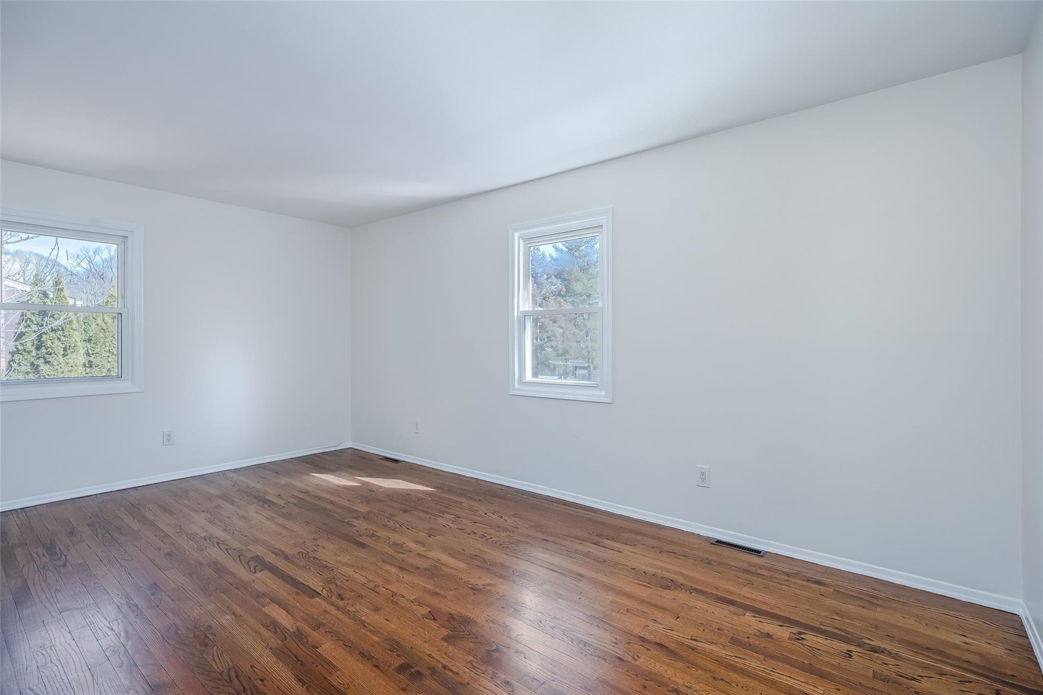 Single Family Pershing  Nassau County, NY 11560, MLS-832103-15