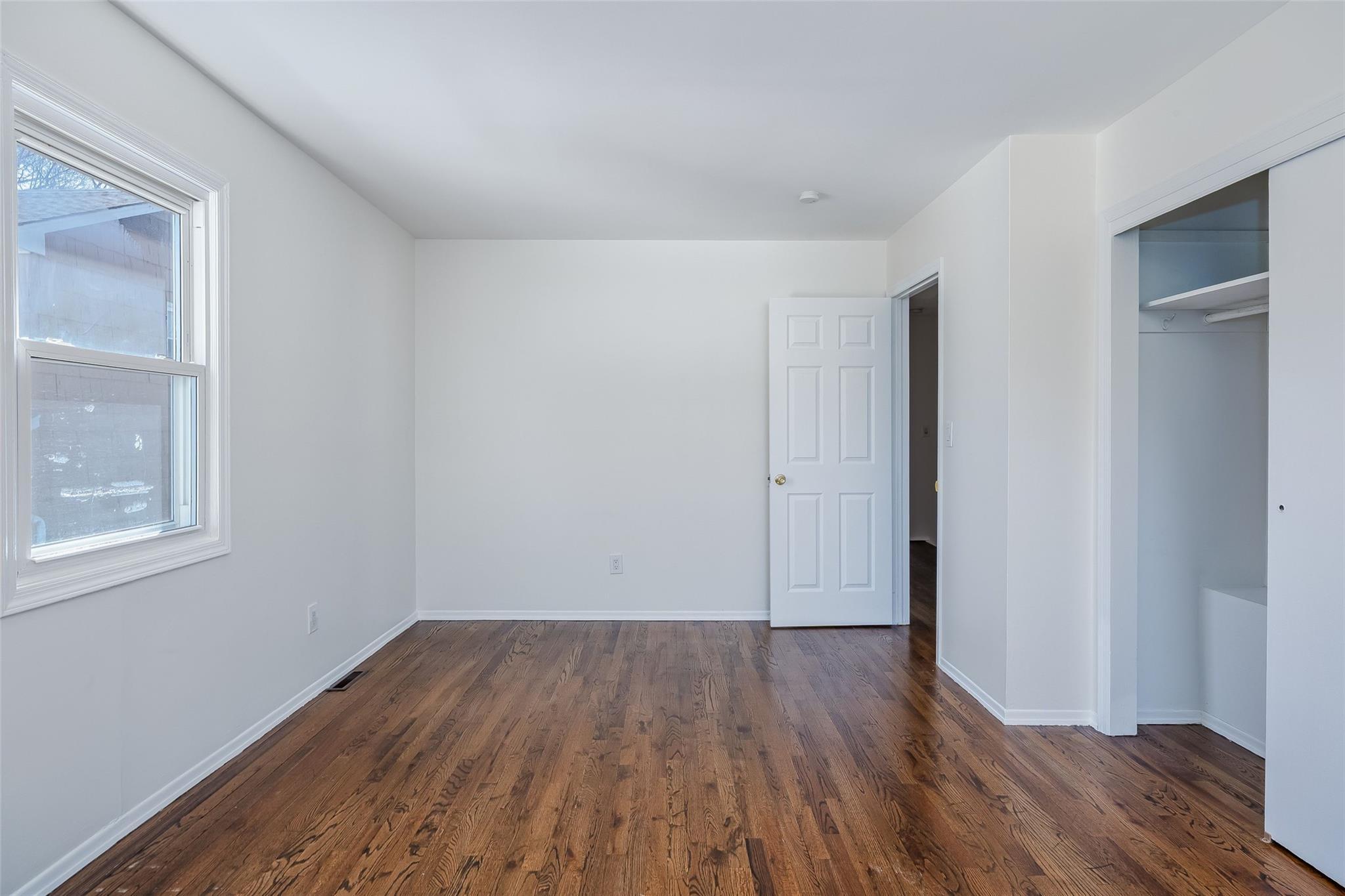 Single Family Pershing  Nassau County, NY 11560, MLS-832103-16