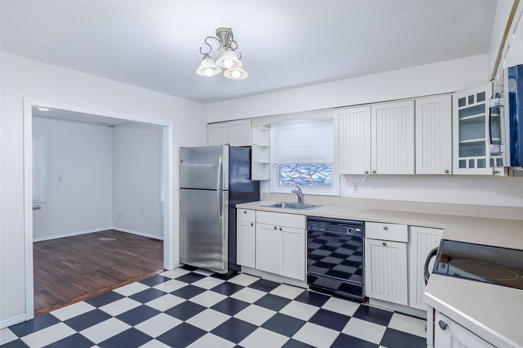 Single Family Pershing  Nassau County, NY 11560, MLS-832103-4