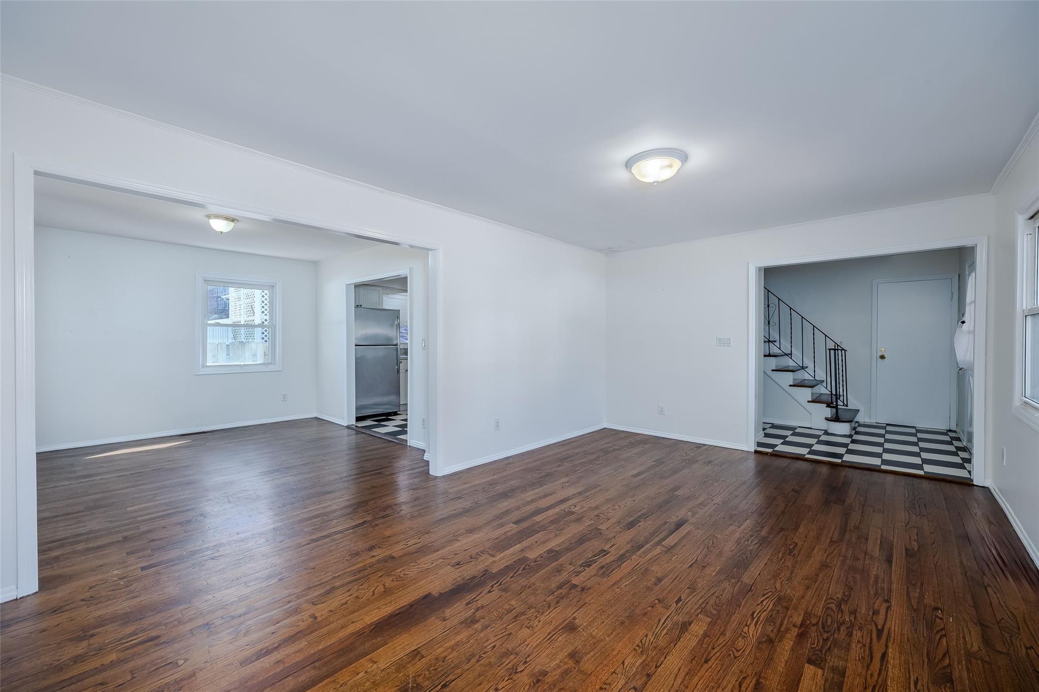 Single Family Pershing  Nassau County, NY 11560, MLS-832103-5