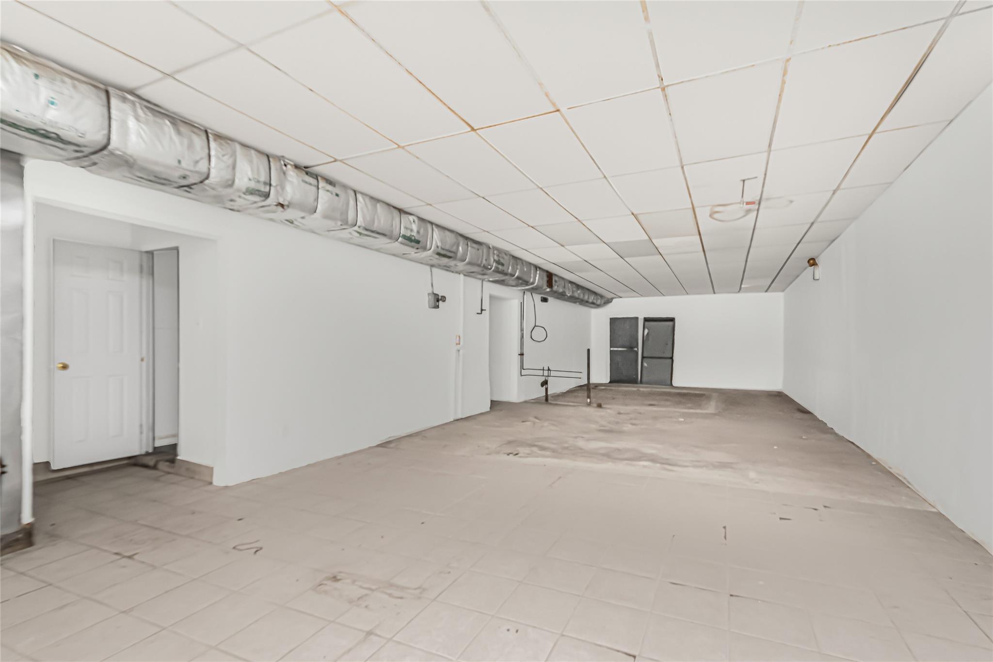 Commercial Lease 183rd  Bronx, NY 10453, MLS-832148-3