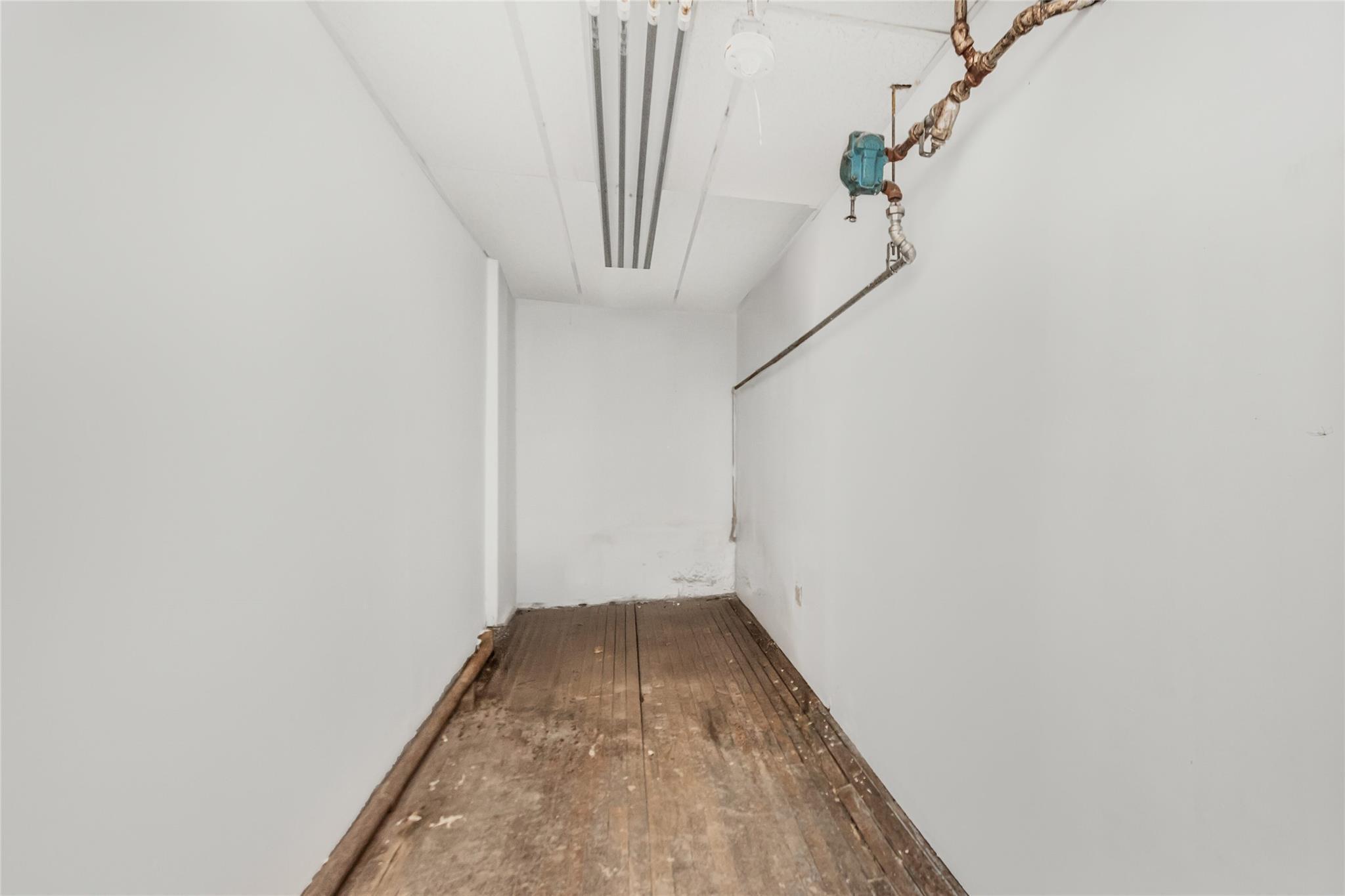 Commercial Lease 183rd  Bronx, NY 10453, MLS-832148-6