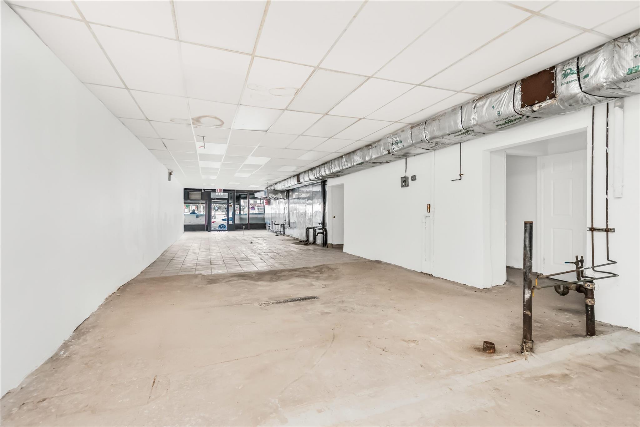 Commercial Lease 183rd  Bronx, NY 10453, MLS-832148-8