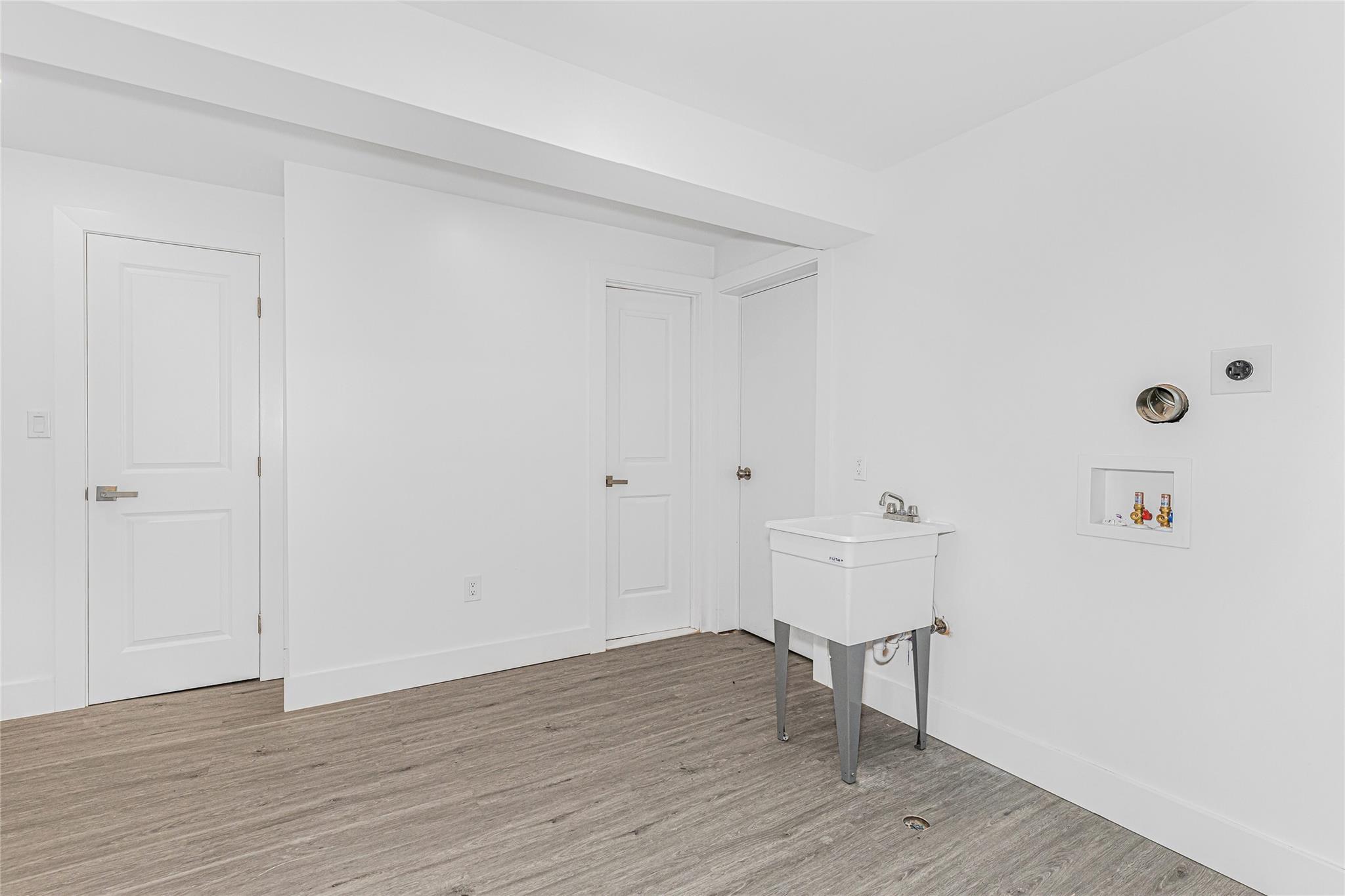 Single Family Delafield  Bronx, NY 10471, MLS-832186-38