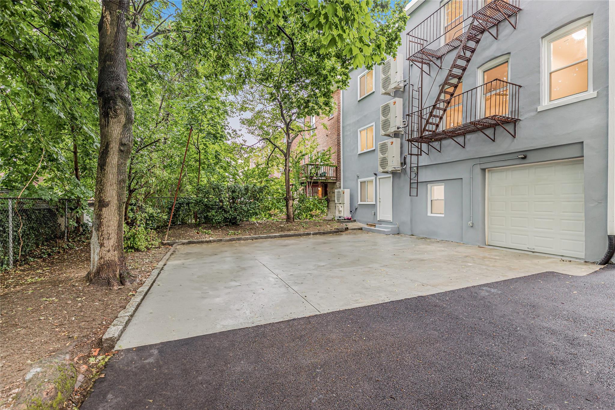 Single Family Delafield  Bronx, NY 10471, MLS-832186-42