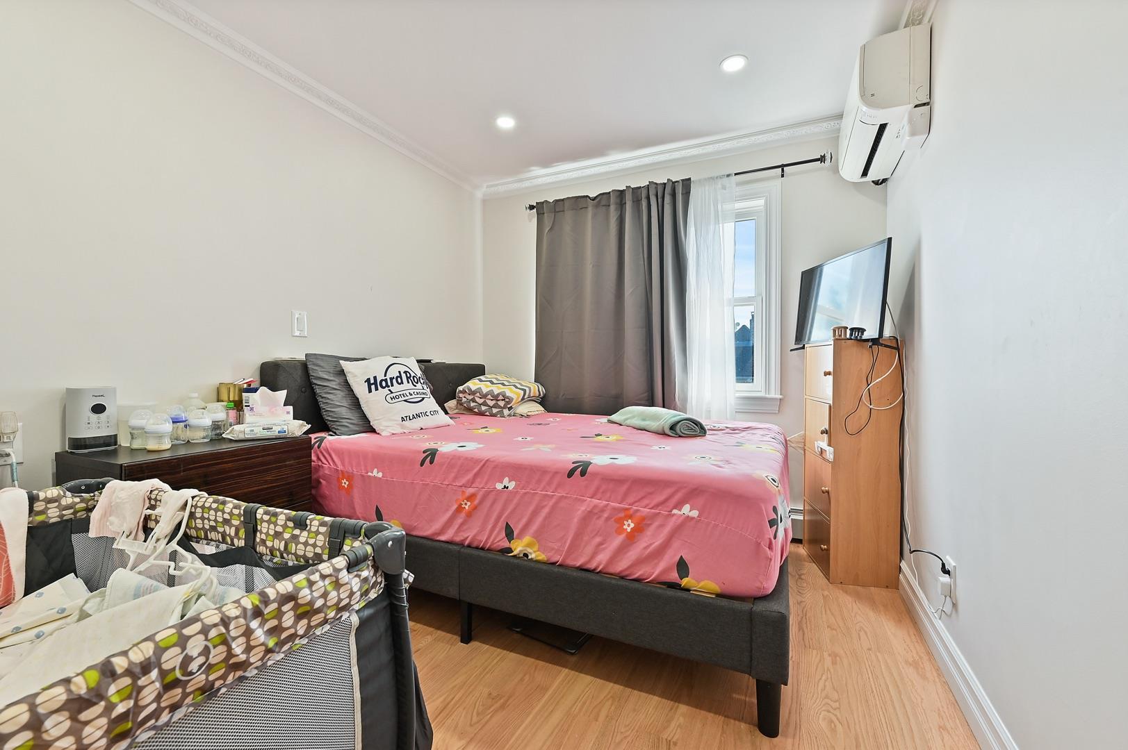 Single Family 106th  Queens, NY 11368, MLS-832209-6