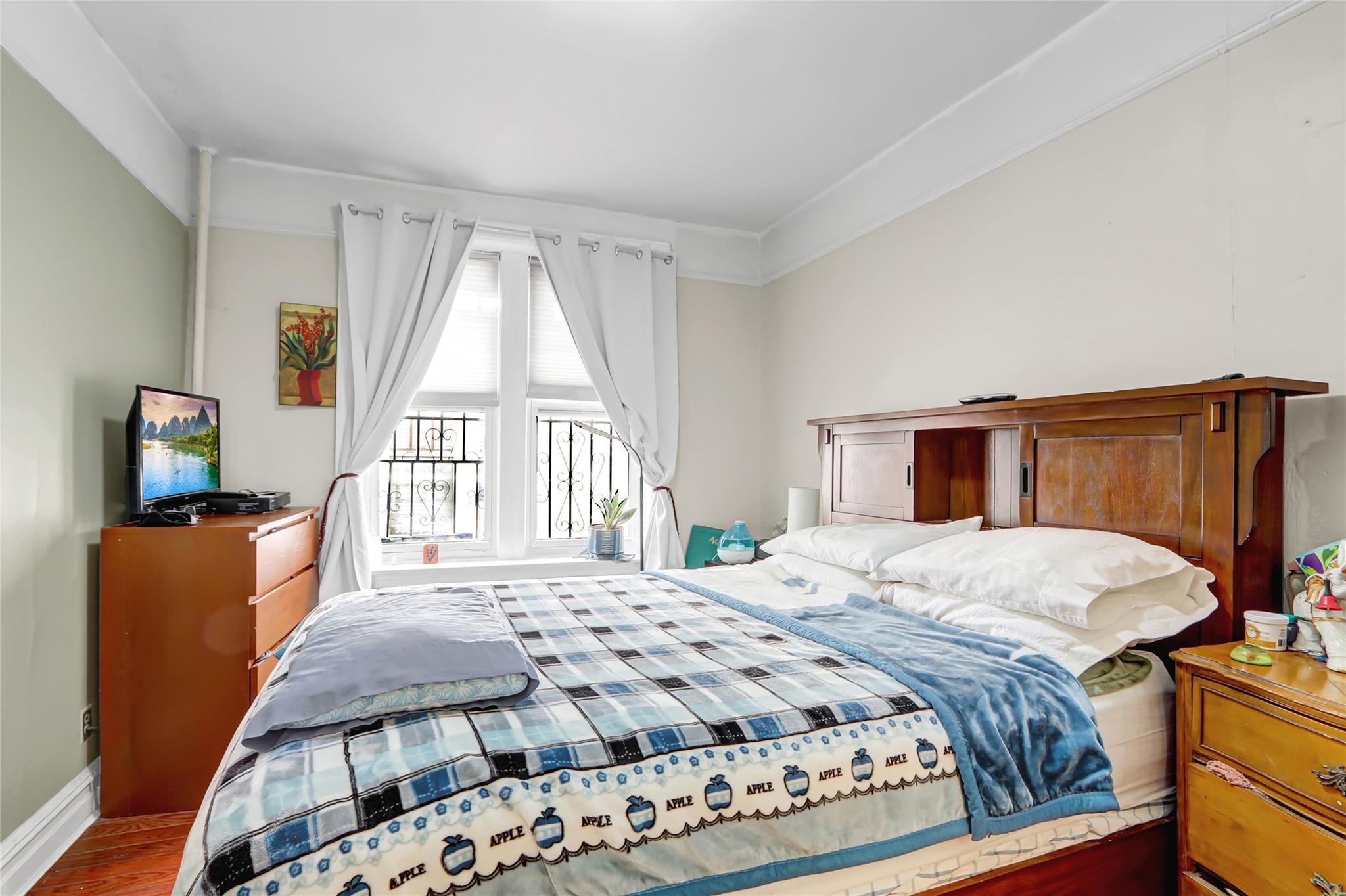 Single Family Stockholm  Queens, NY 11237, MLS-832212-10