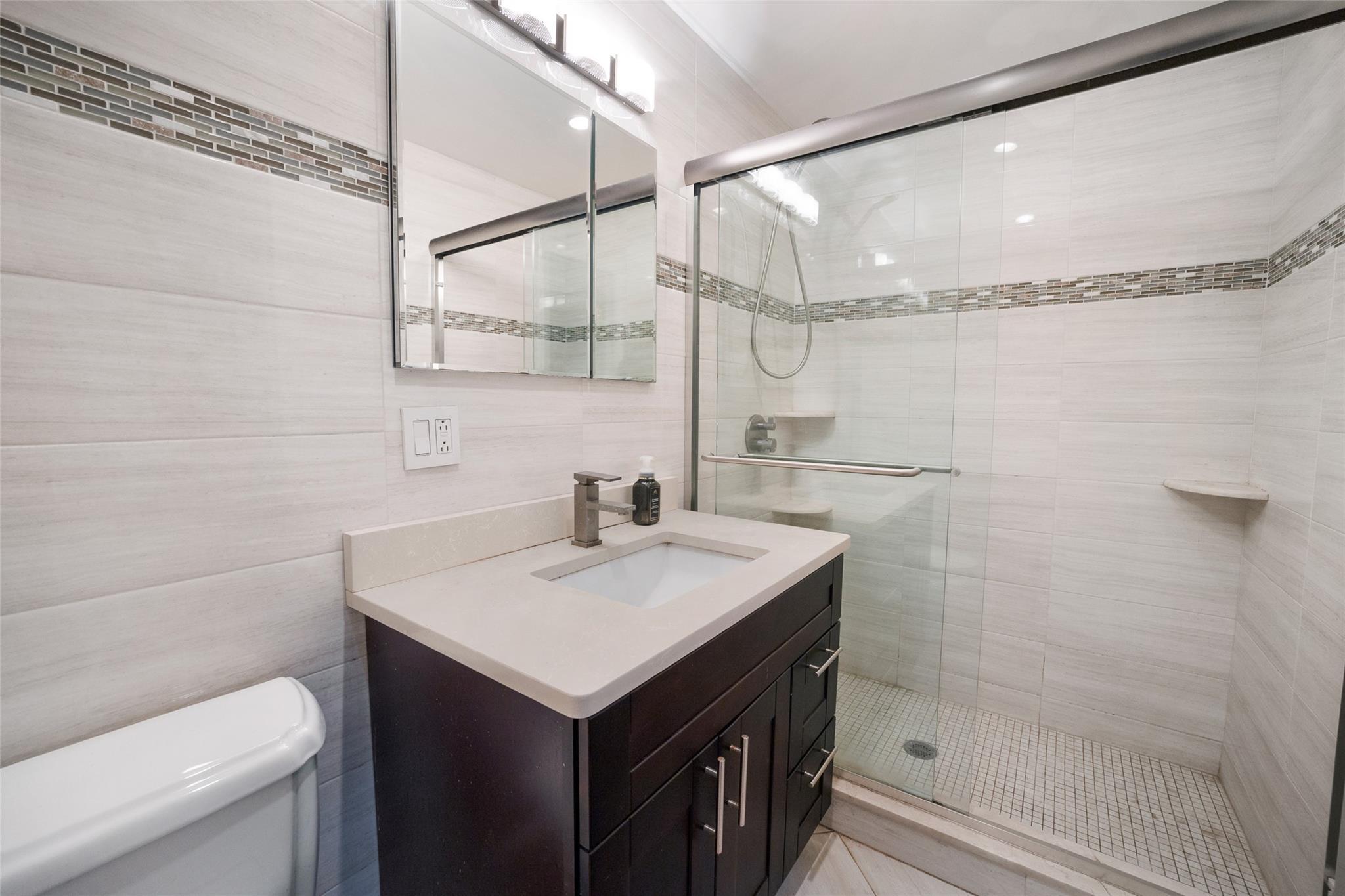 Single Family 210th Place  Queens, NY 11360, MLS-832264-34