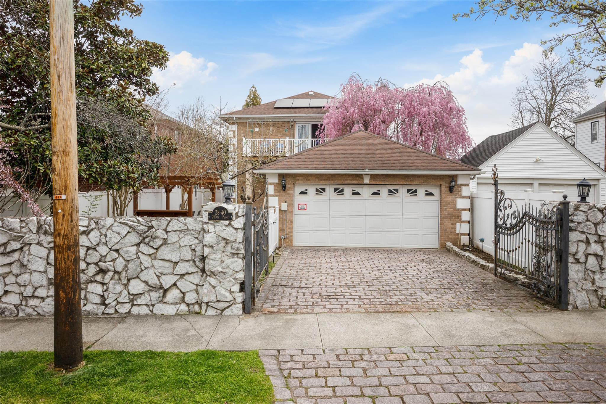 Single Family 210th Place  Queens, NY 11360, MLS-832264-39