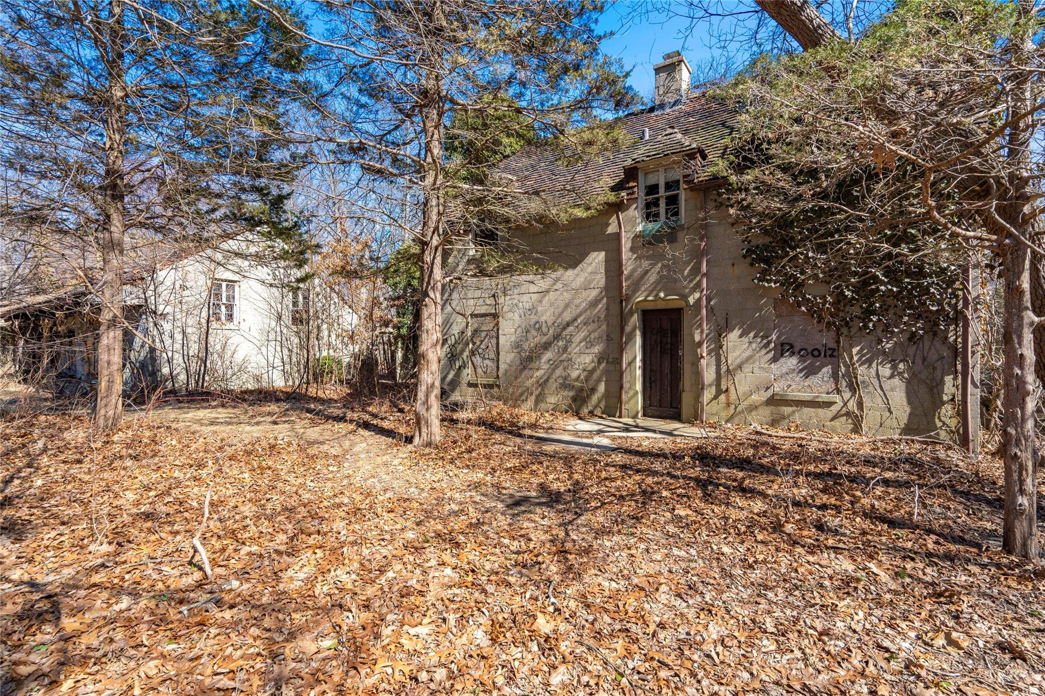 Single Family Cedar Swamp  Nassau County, NY 11545, MLS-832286-11