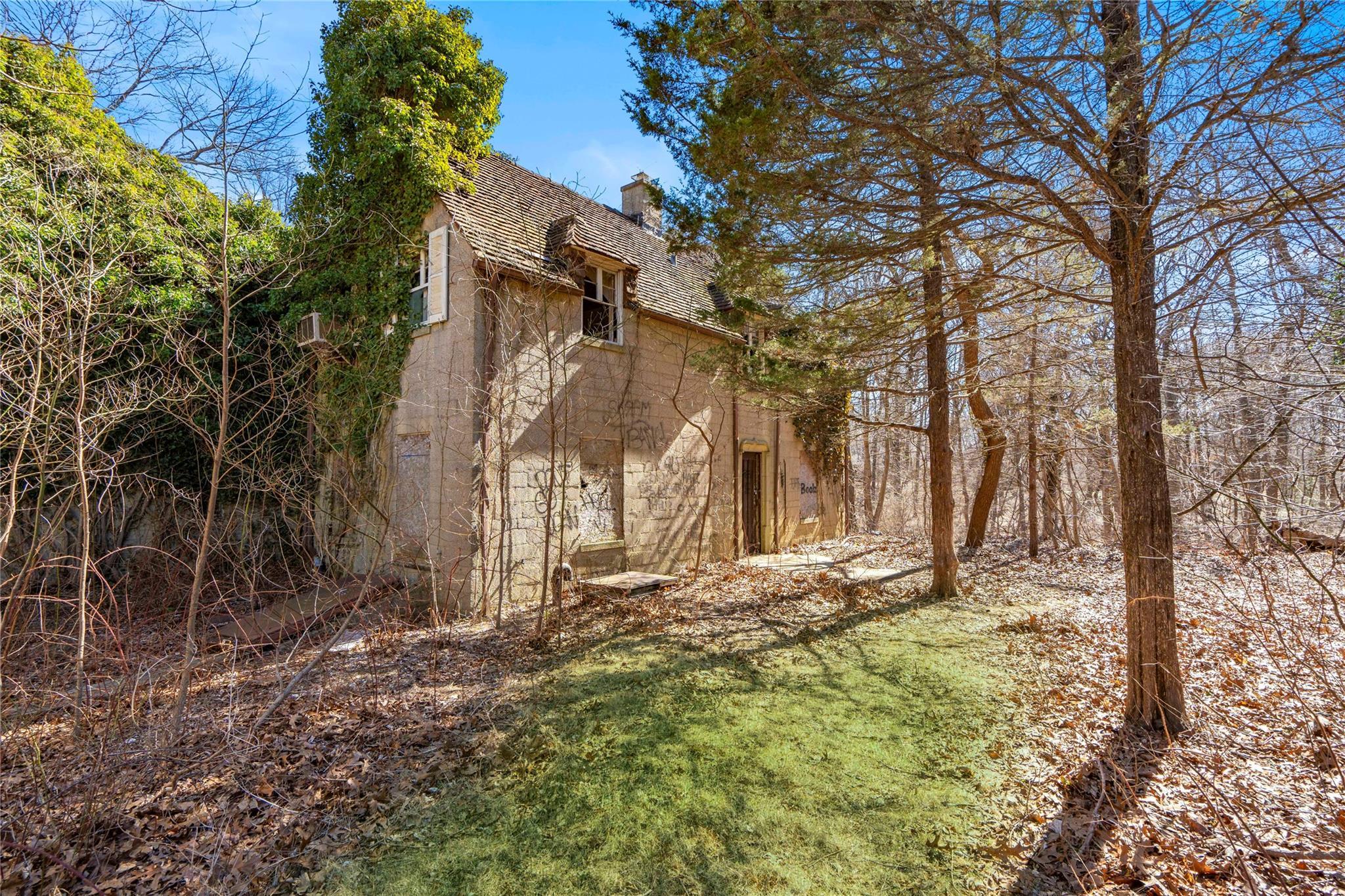 Single Family Cedar Swamp  Nassau County, NY 11545, MLS-832286-3