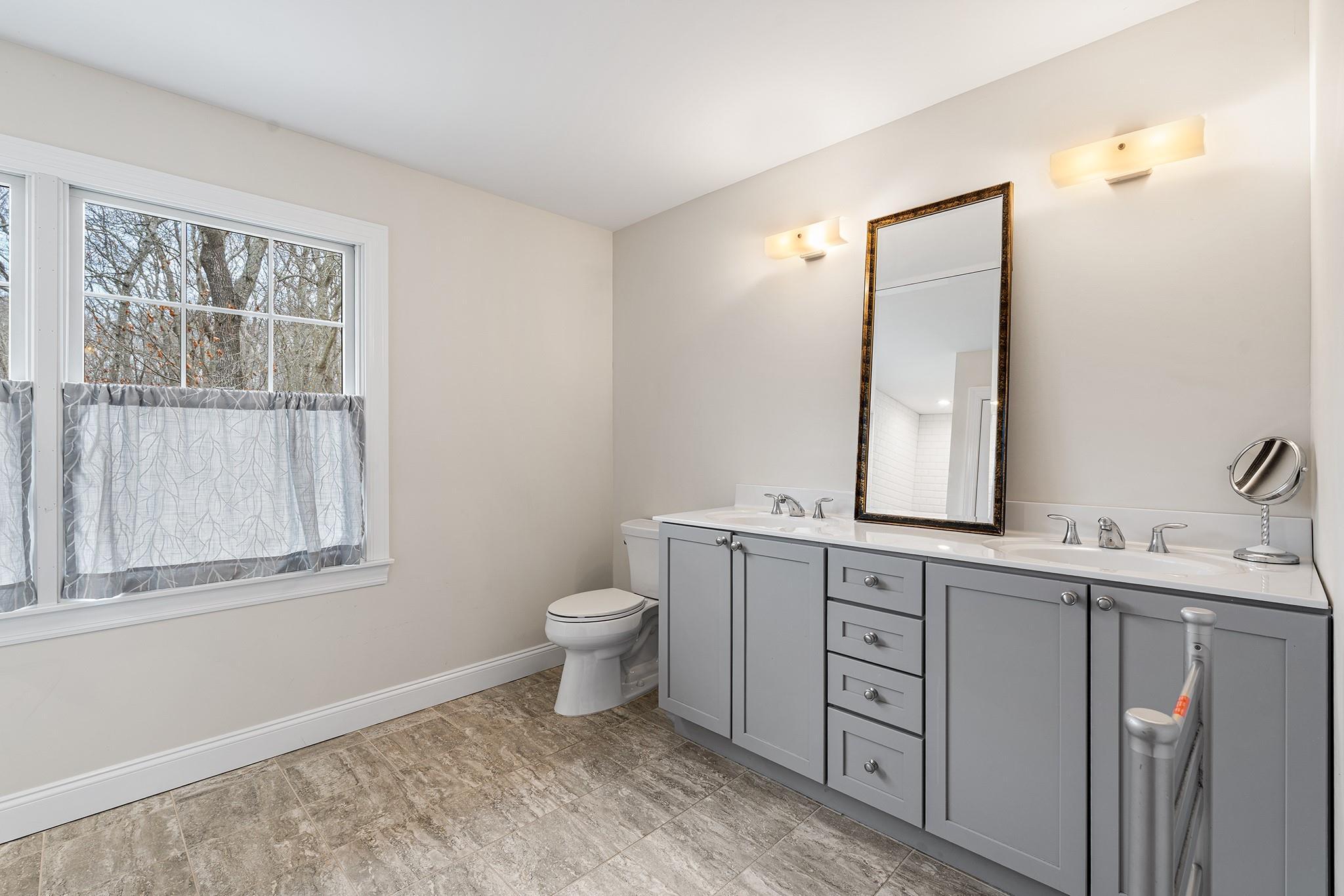 Single Family Hickory  Suffolk County, NY 11971, MLS-832312-29