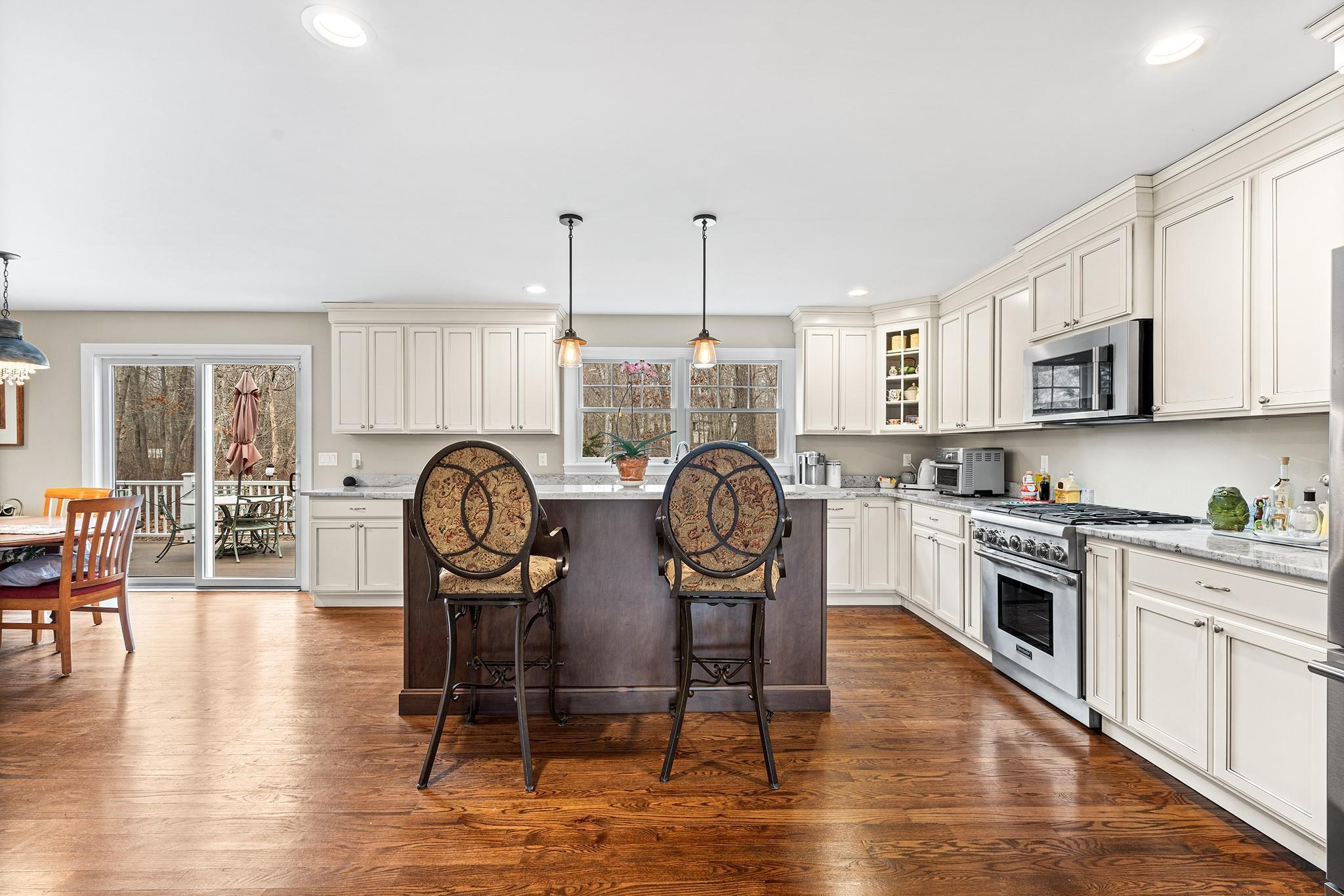 Single Family Hickory  Suffolk County, NY 11971, MLS-832312-8