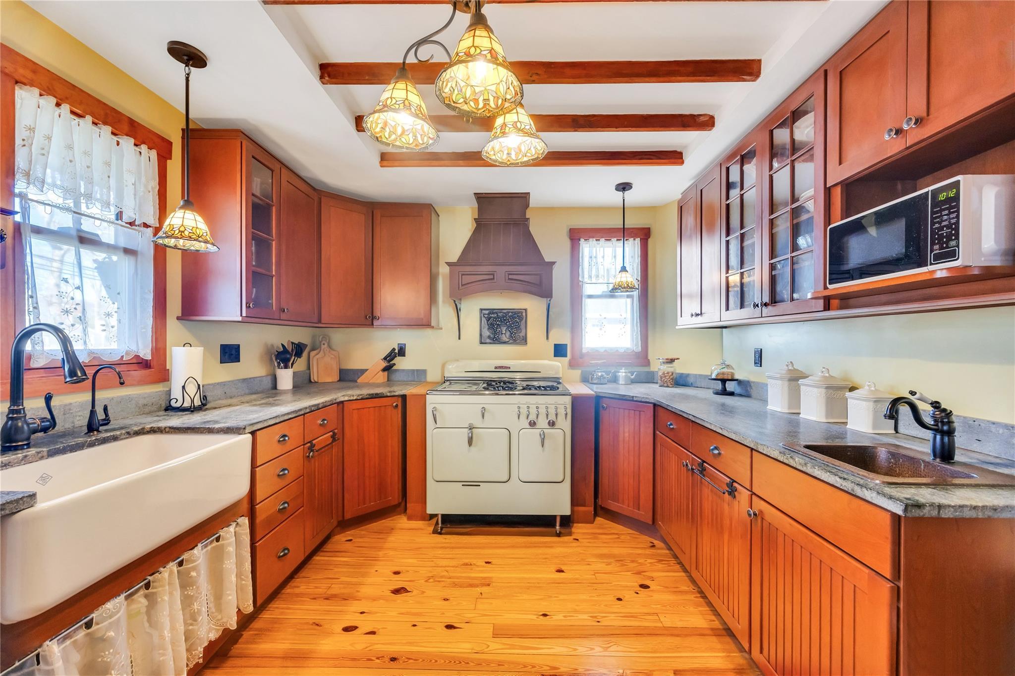Single Family Southern  Suffolk County, NY 11767, MLS-832338-28