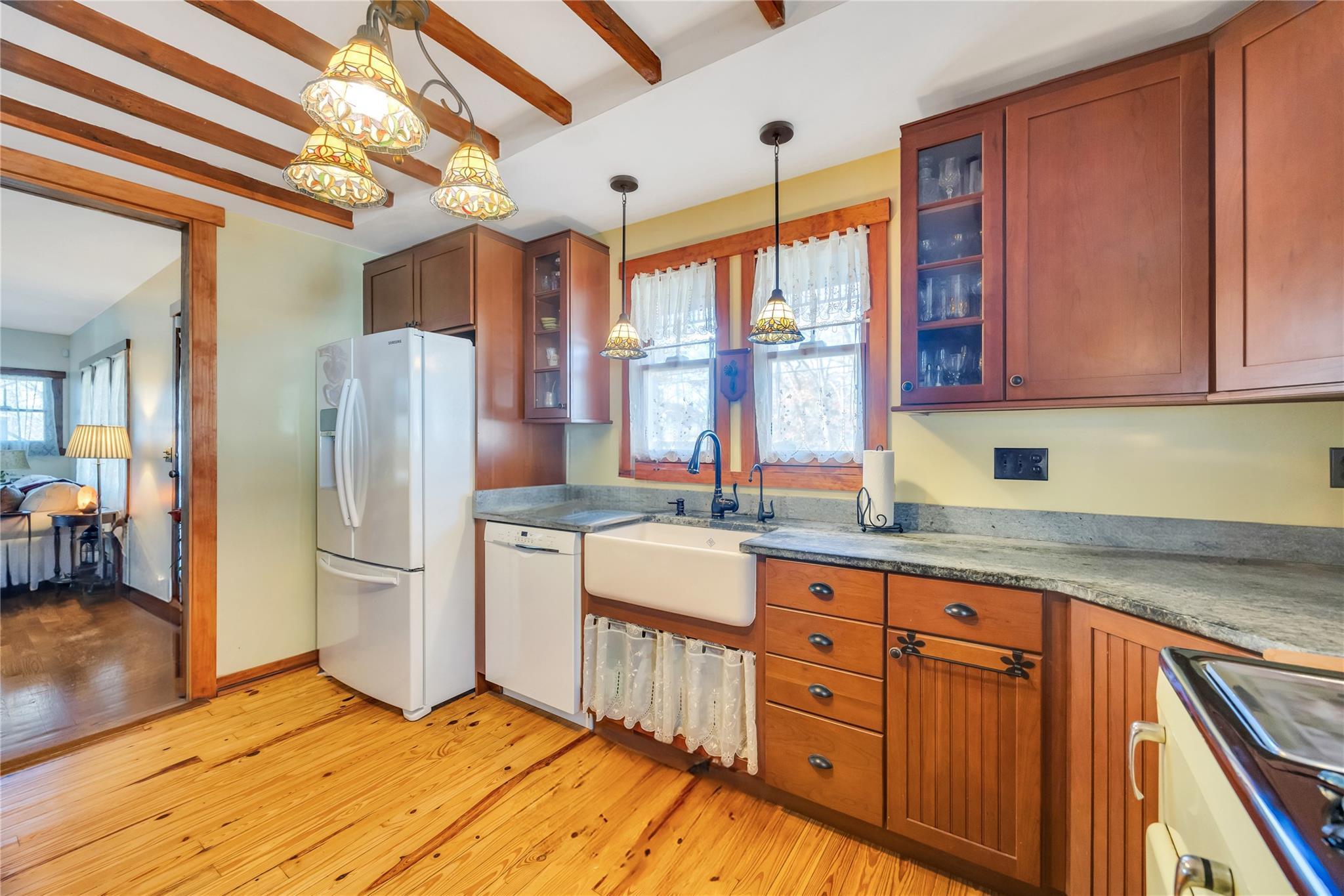 Single Family Southern  Suffolk County, NY 11767, MLS-832338-29