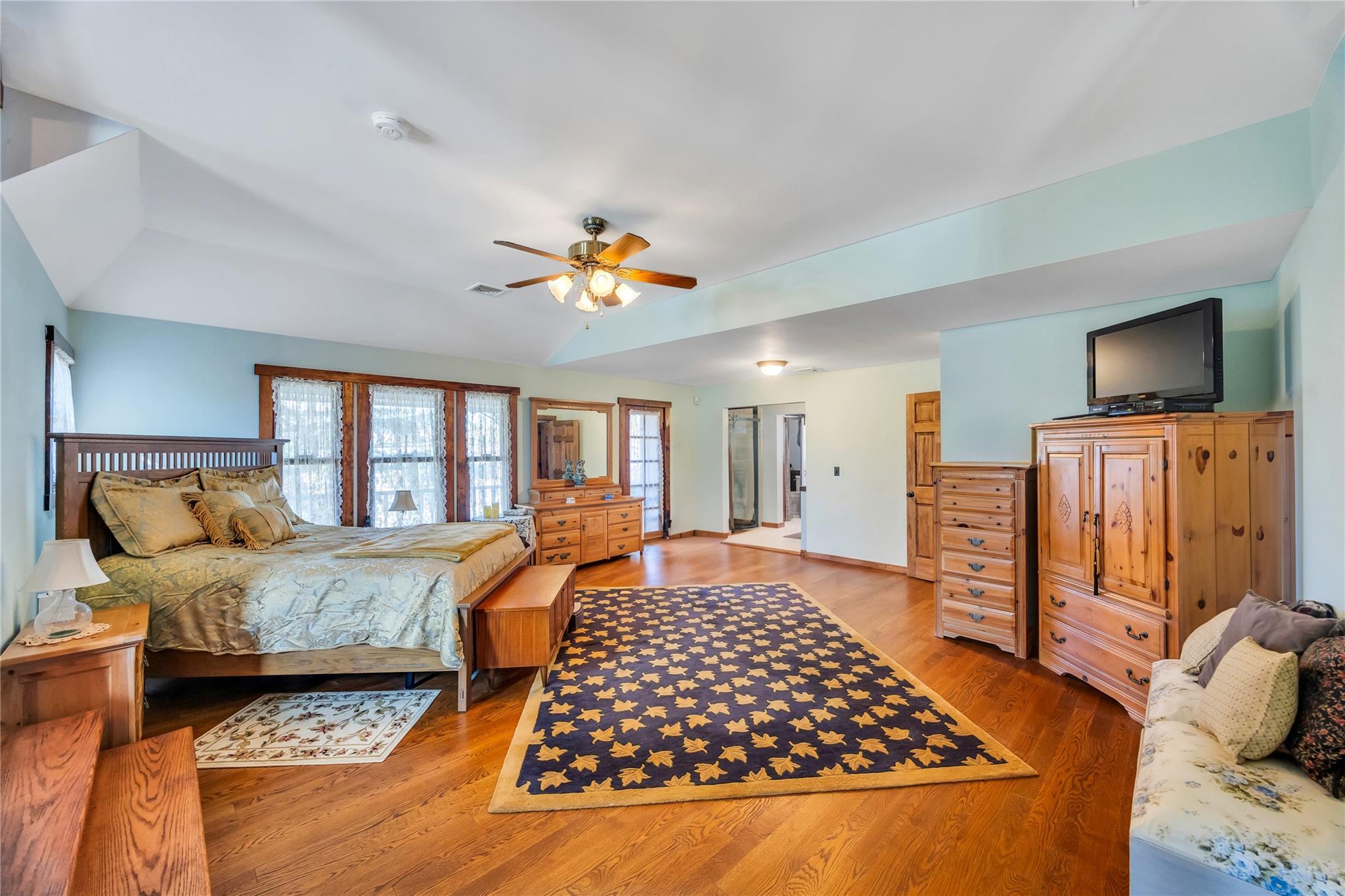 Single Family Southern  Suffolk County, NY 11767, MLS-832338-33